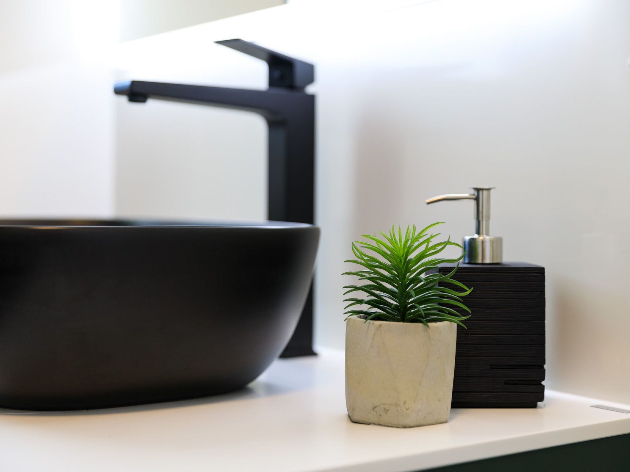 Neue moderne Villa mit Pool in der Nähe von dem Strand und mit grandiosem Meerb-Image-tags.info