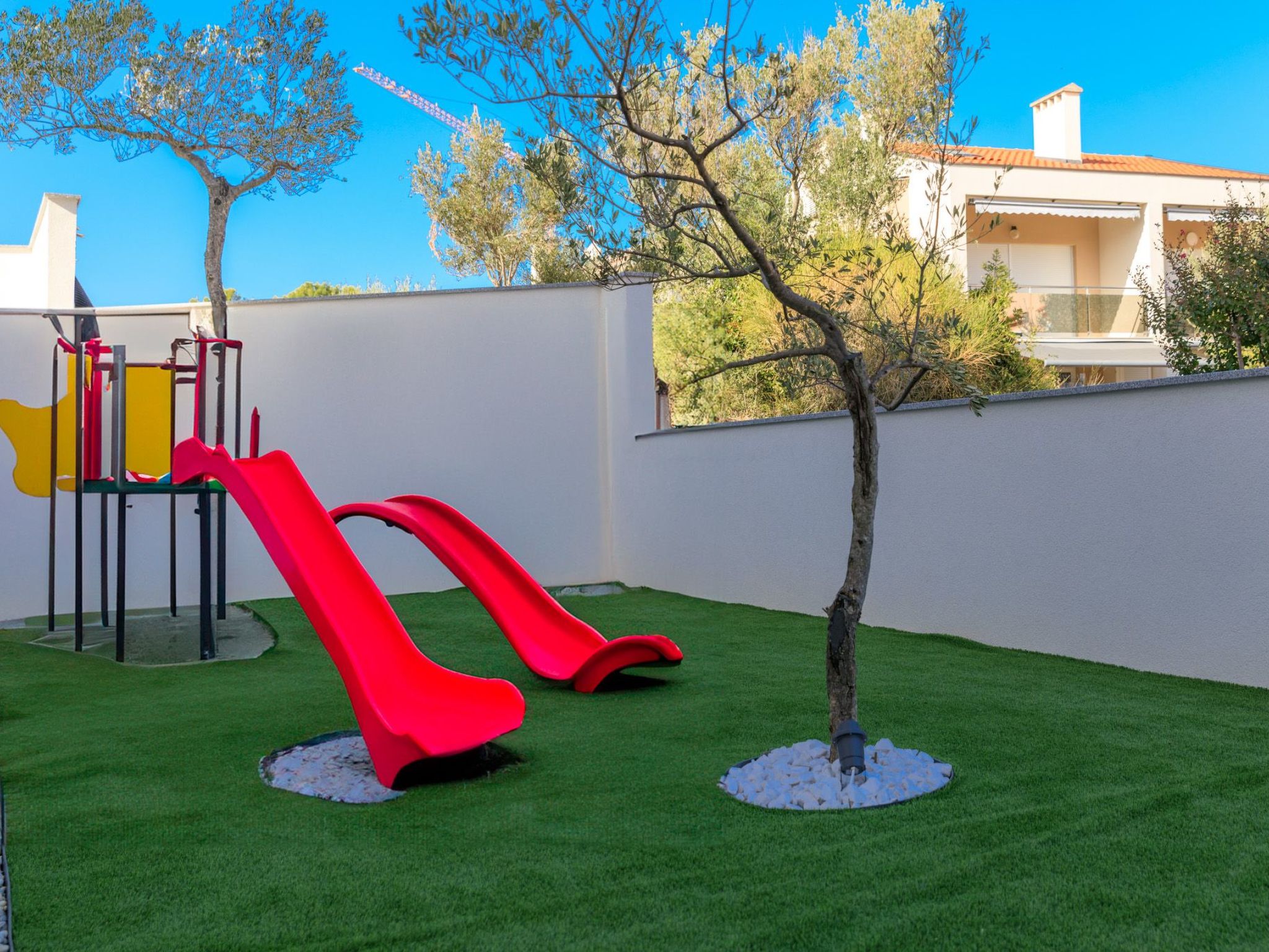 Neue moderne Villa mit Pool in der Nähe von dem Strand und mit grandiosem Meerb-Image-tags.info