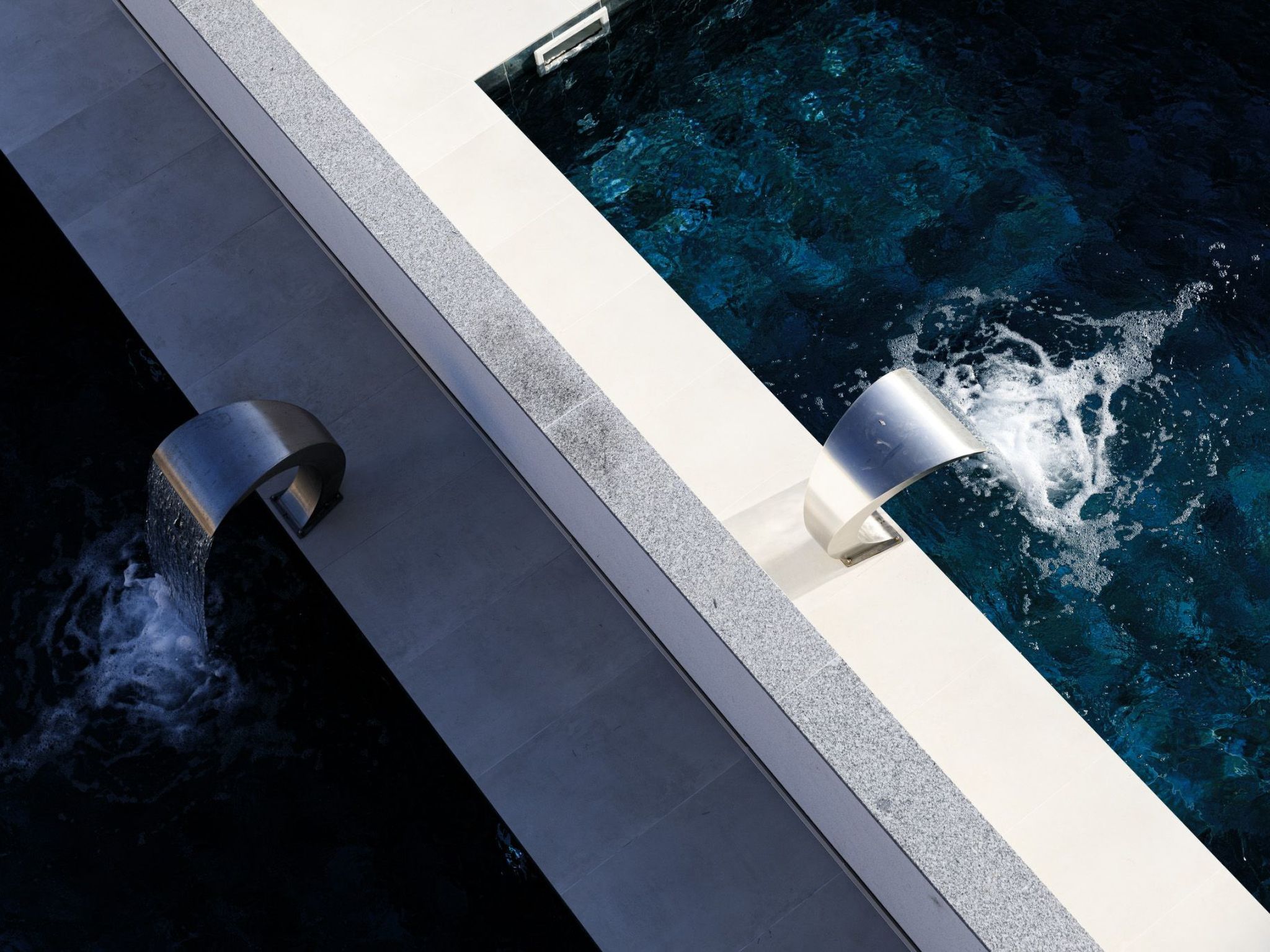 Neue moderne Villa mit Pool in der Nähe von dem Strand und mit grandiosem Meerb-Image-tags.info