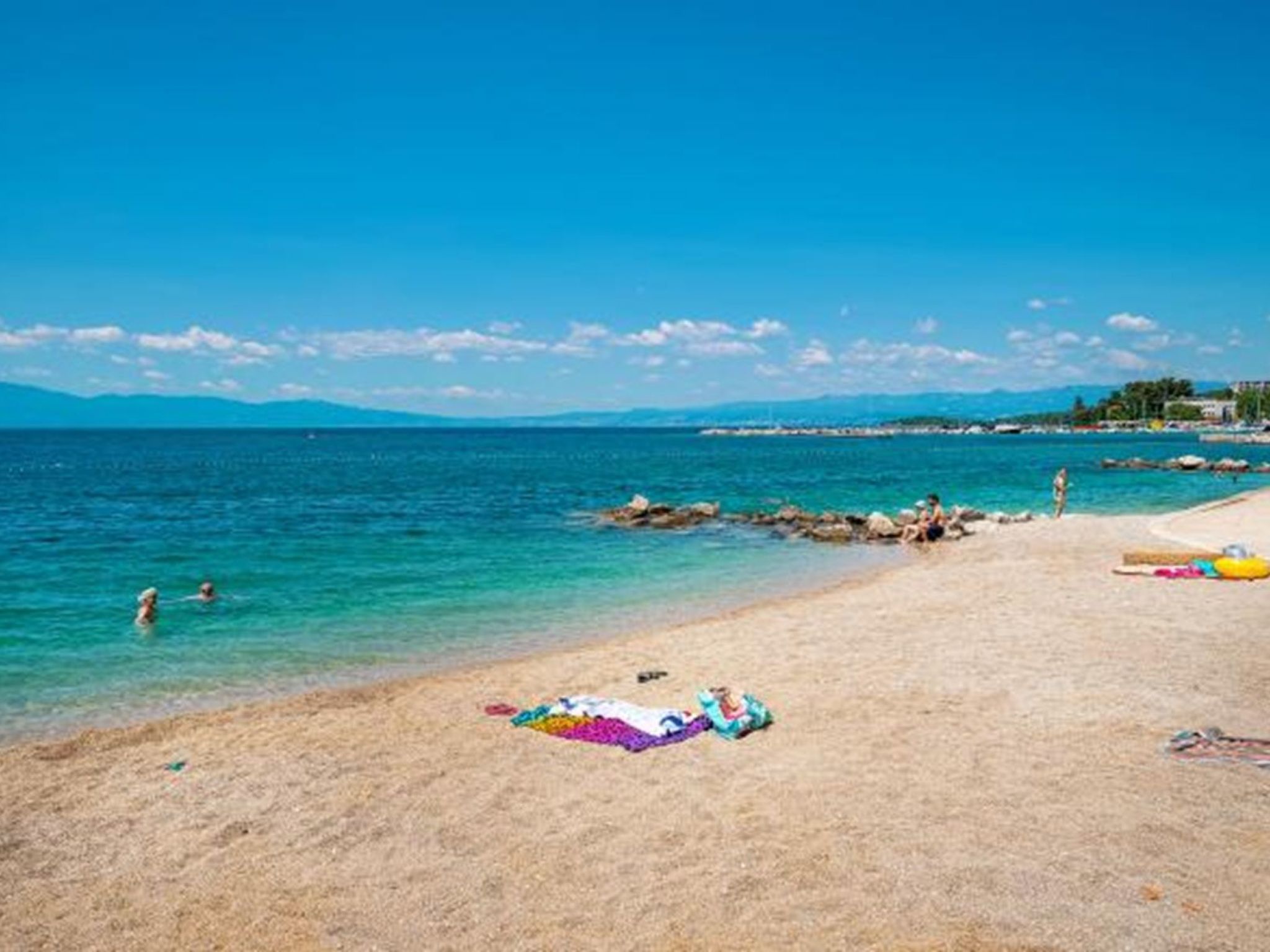 Romantische Villa mit Pool, umgeben von Natur-Image-tags.info