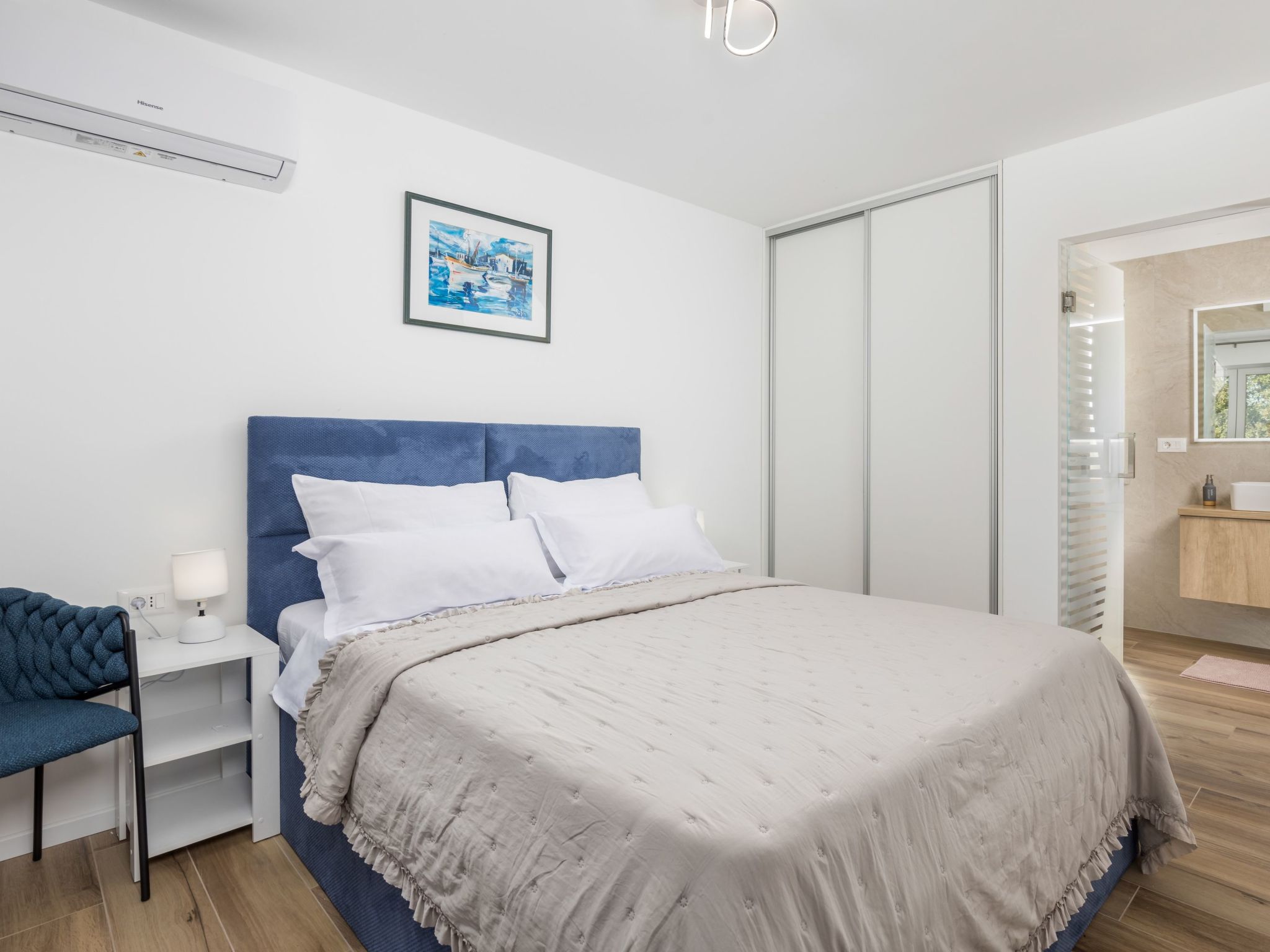 Romantische Villa mit Pool, umgeben von Natur-Image-tags.info