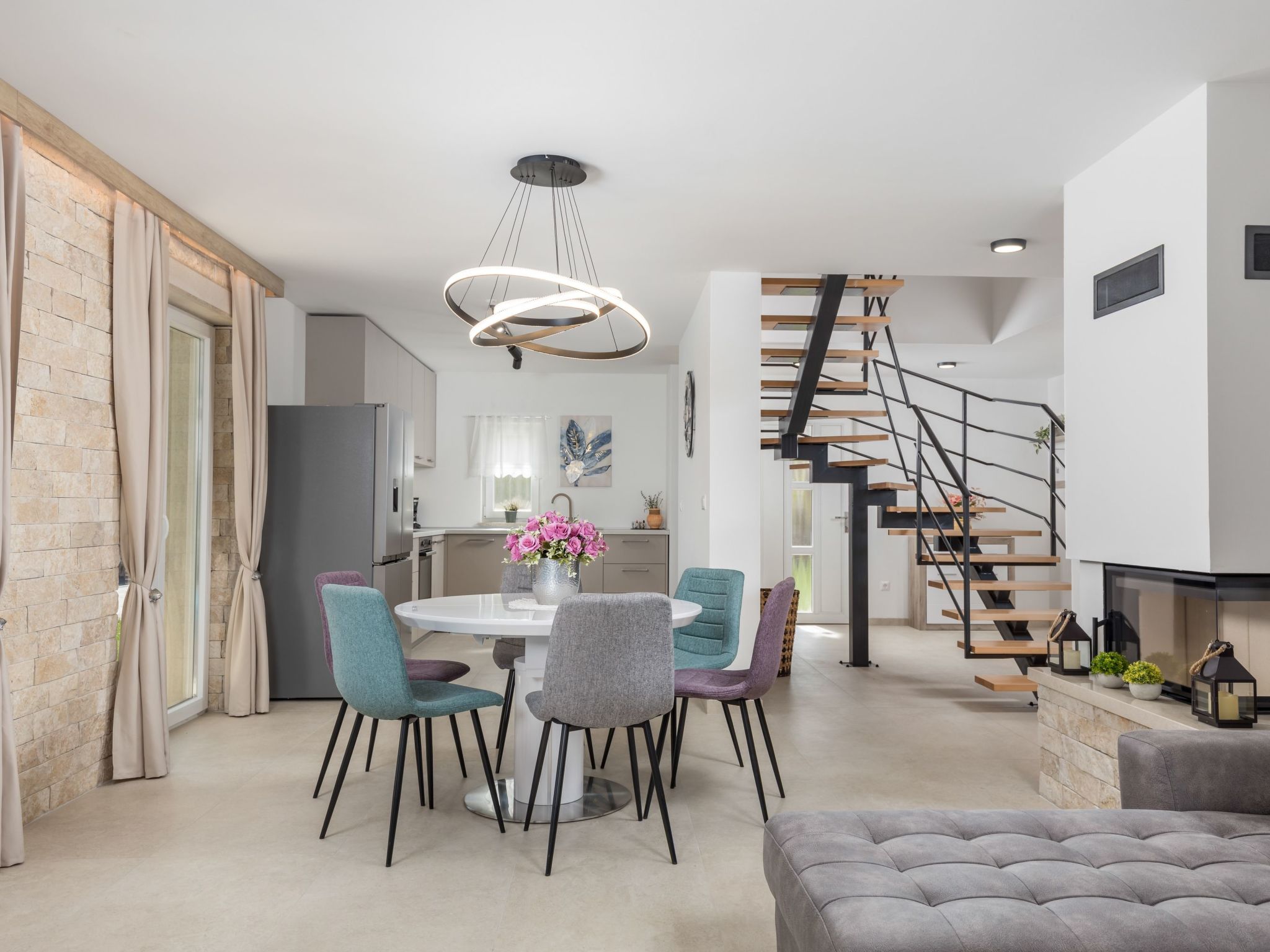 Romantische Villa mit Pool, umgeben von Natur-Image-tags.info