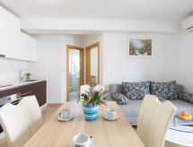 Knusse vrijstaande vakantiewoning Nino3 met balkon, 300m van zee - thumbnail 4