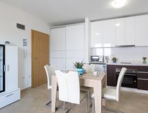 Knusse vrijstaande vakantiewoning Nino3 met balkon, 300m van zee - thumbnail 6