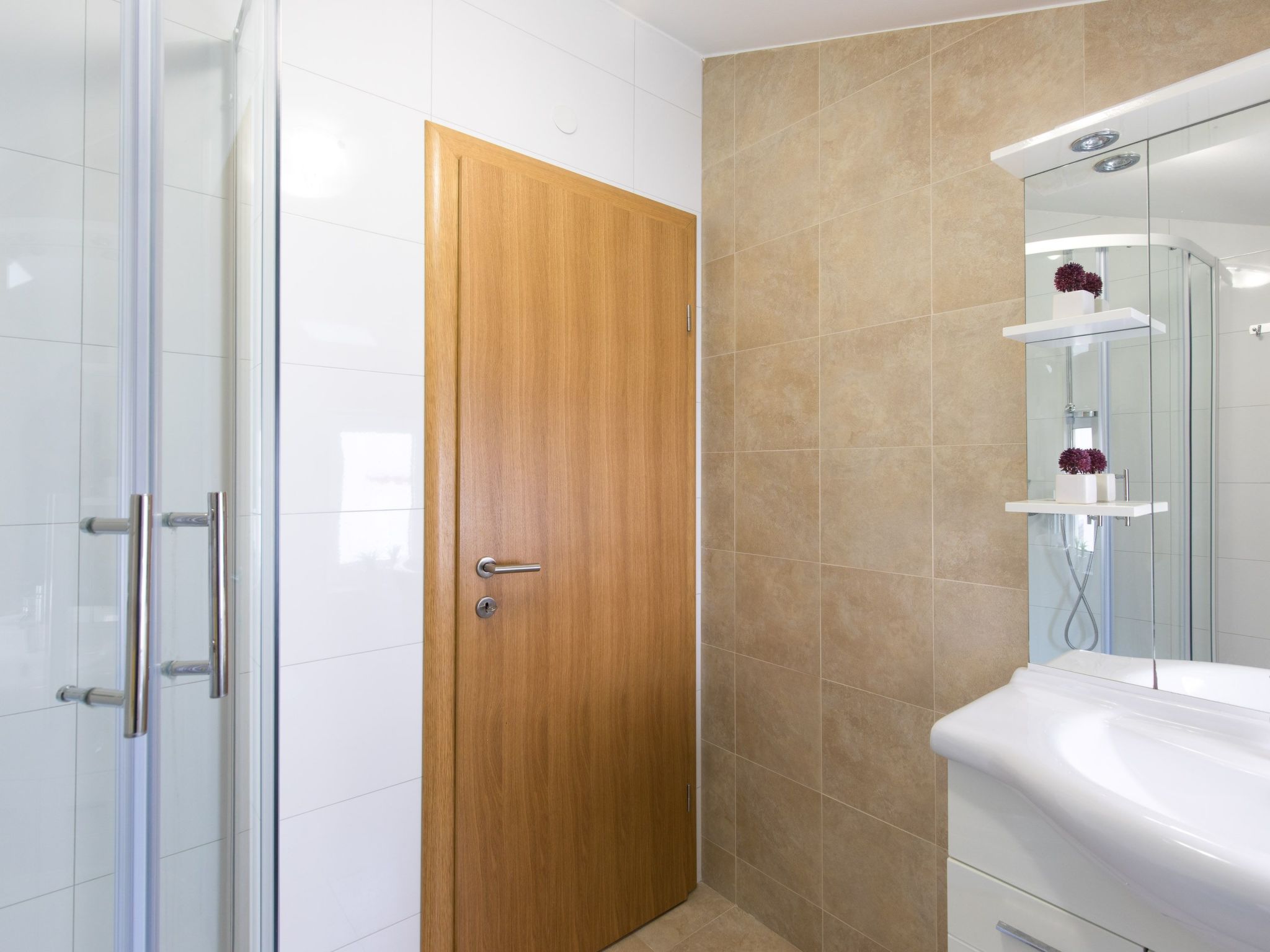 Nino 4-Image-tags.info