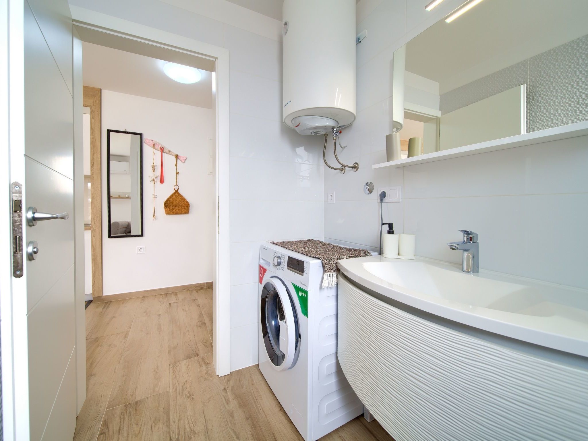 Appartamento Nadica Deluxe 3-Image-tags.info