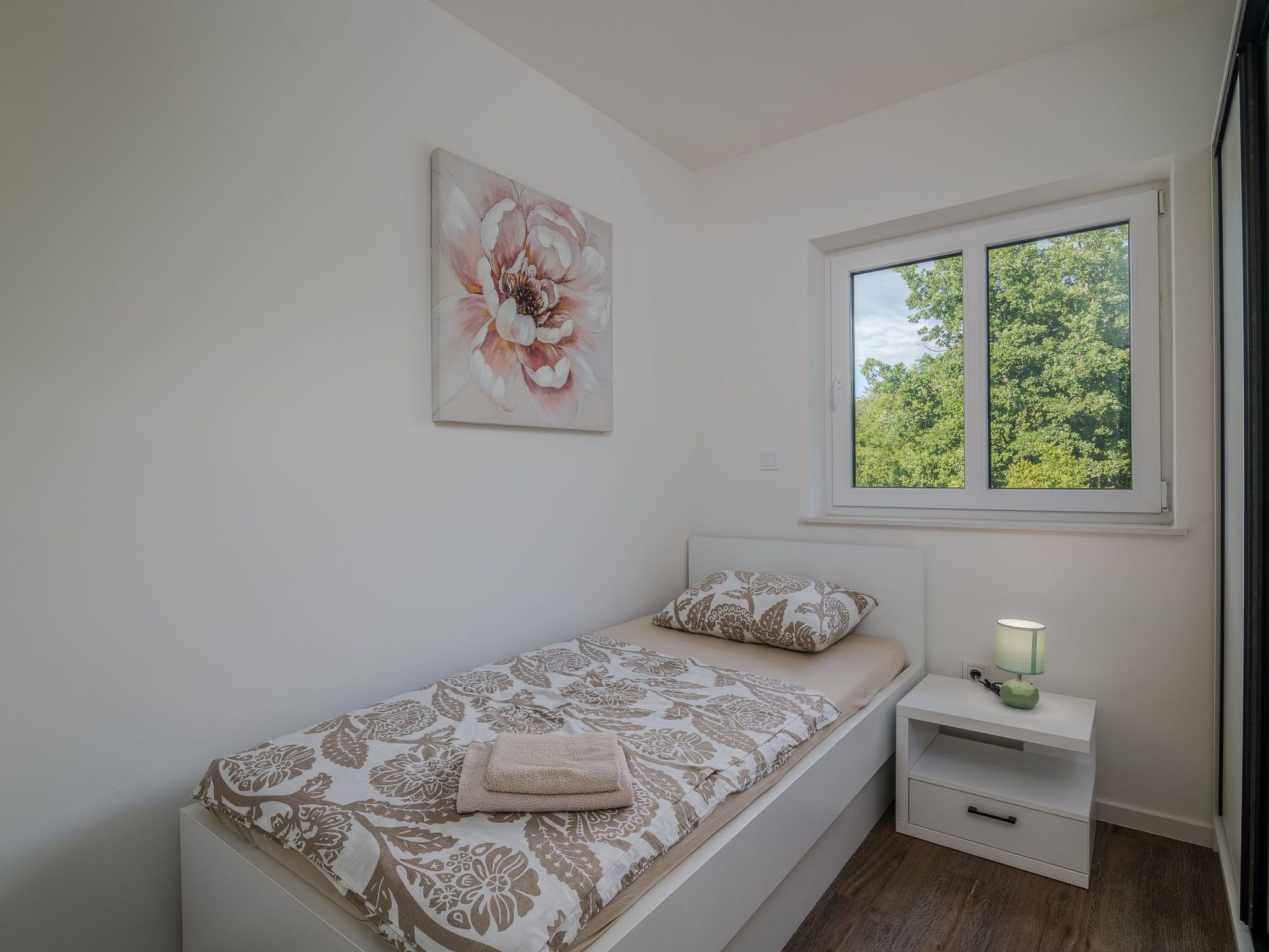 Martina 4-Image-tags.info