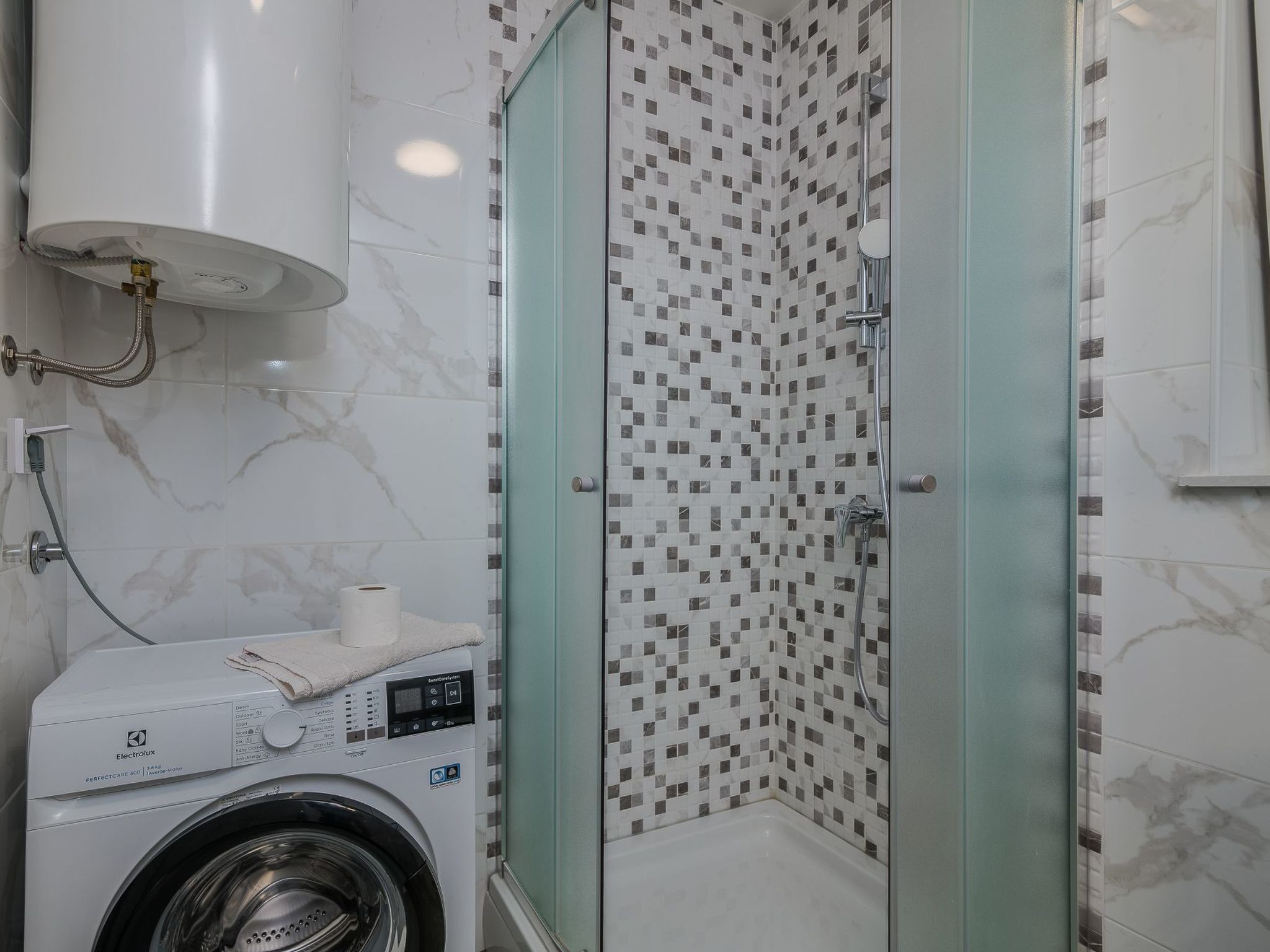 Martina 4-Image-tags.info