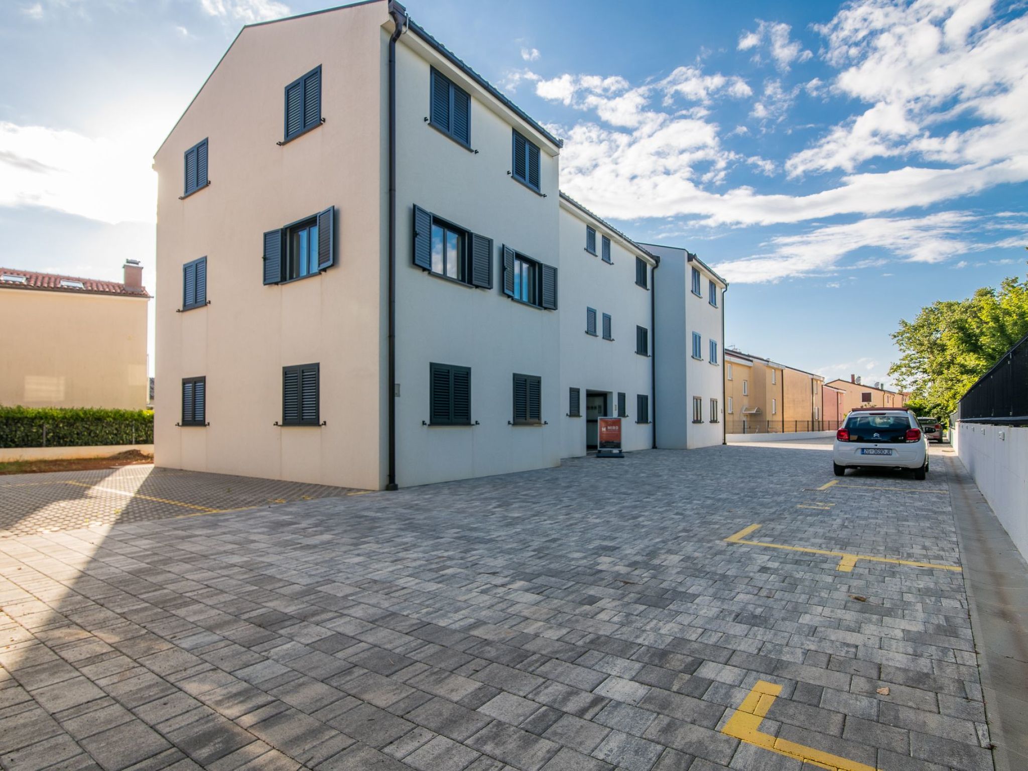 Martina 4-Image-tags.info