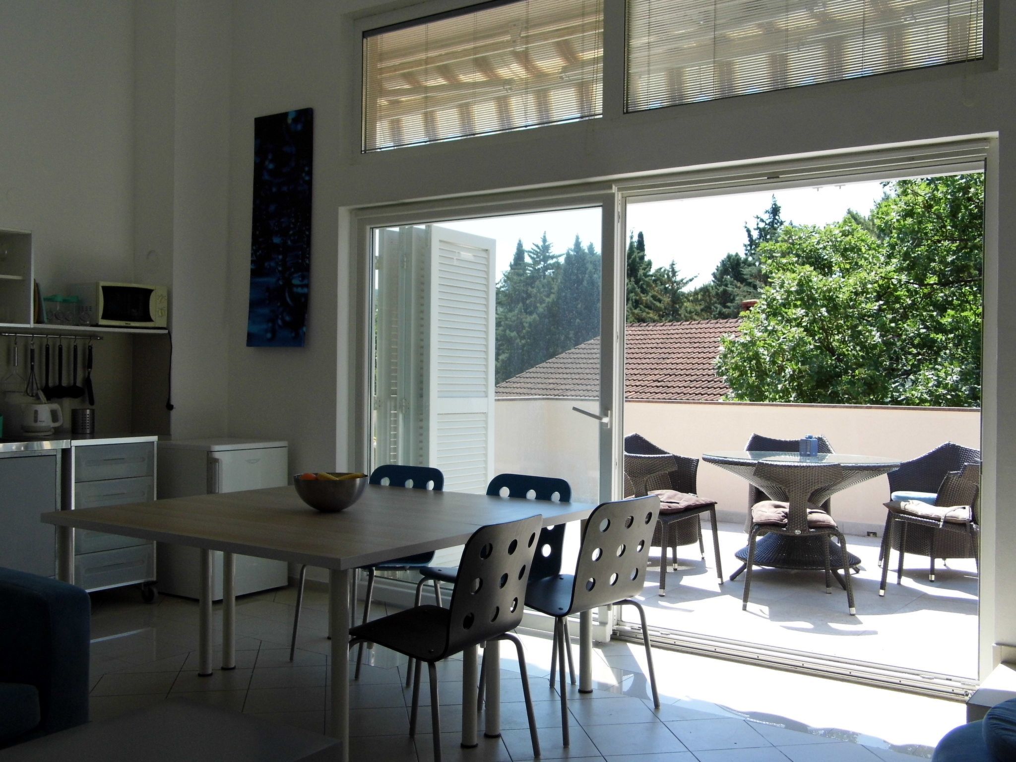 Mit Blick auf das Wasser