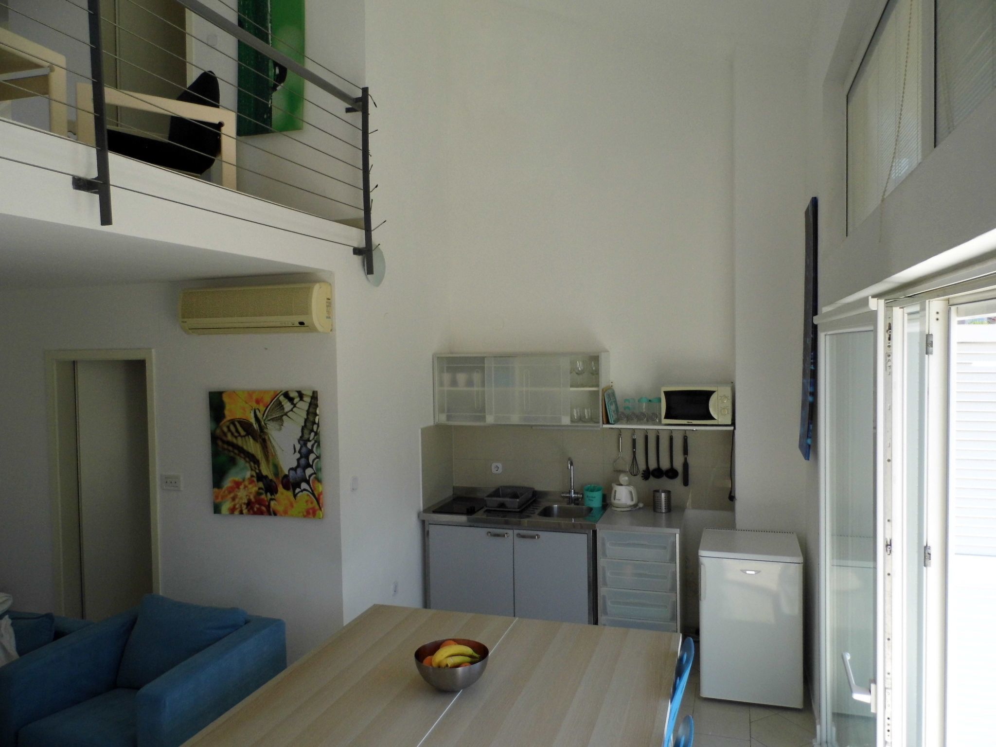 Mit Blick auf das Wasser-Inside