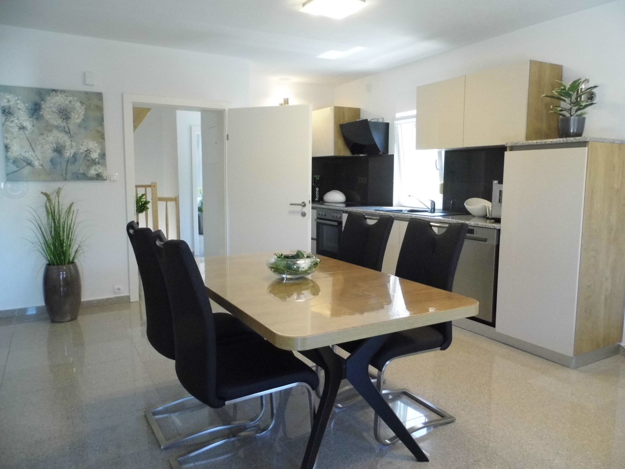 Neue und moderne, voll ausgestattete Wohnung