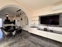 Vrijstaand vakantiehuis Apartment Katarina nabij zee in Milohnići, Krk - thumbnail 1