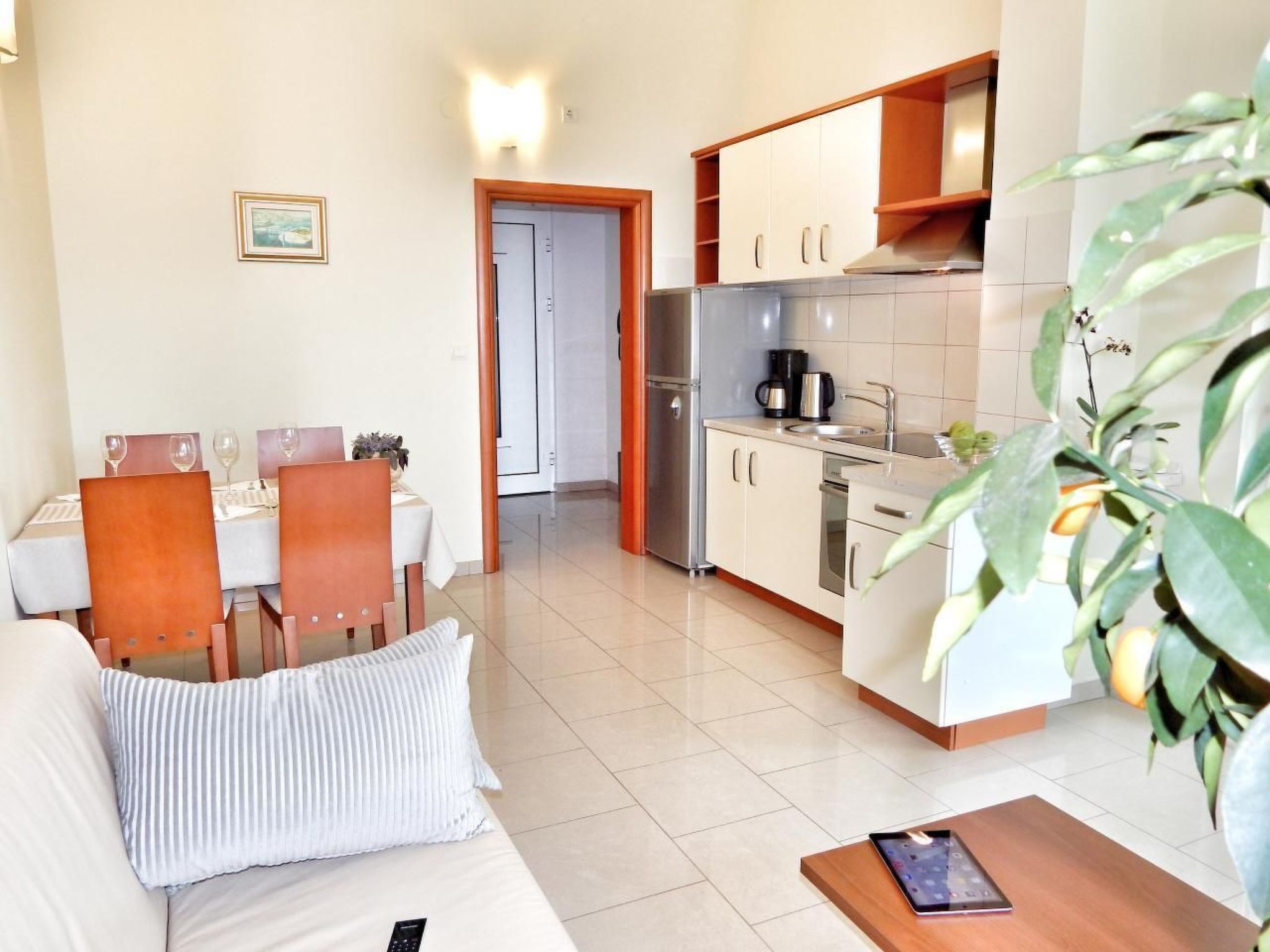 Mit Blick auf das Wasser