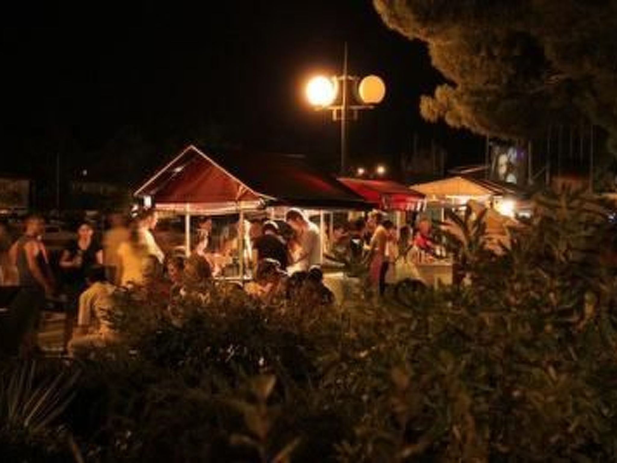 Mit Blick auf das Wasser-Outside