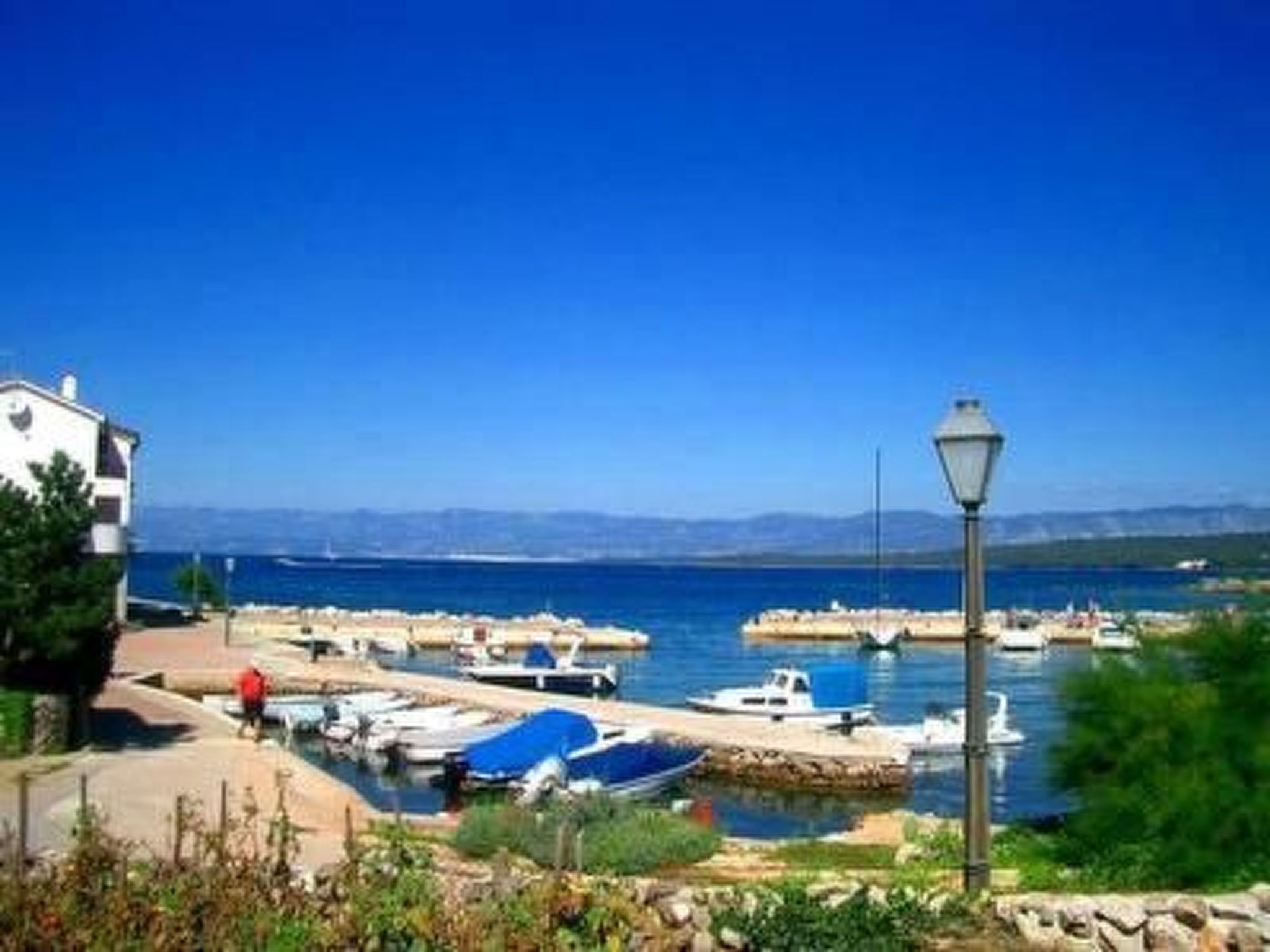 Mit Blick auf das Wasser-Outside