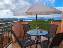 Wunderschöne Ferienwohnung, mit Meerblick und Pool
