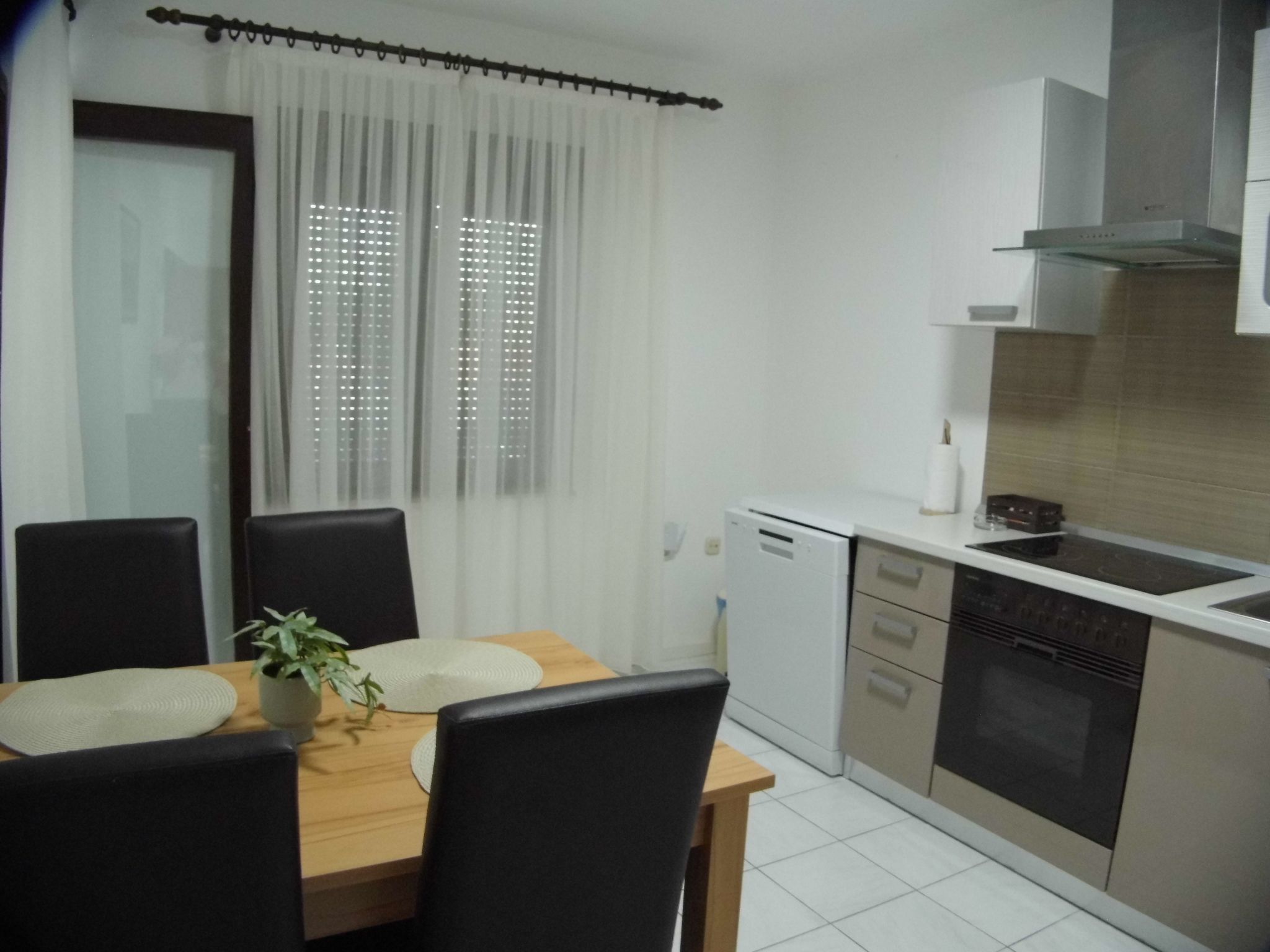Schöne moderne und voll ausgestattete Wohnung. - Image 3
