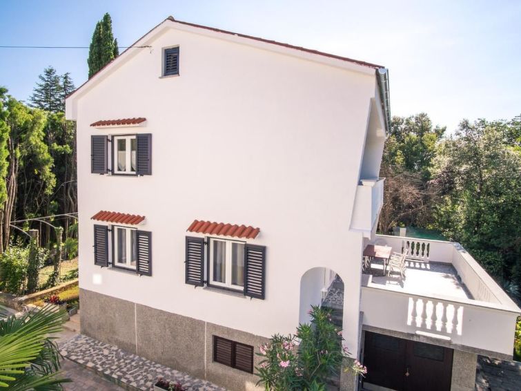 Apartment Nova Mira