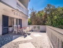 Apartment Nova Mira