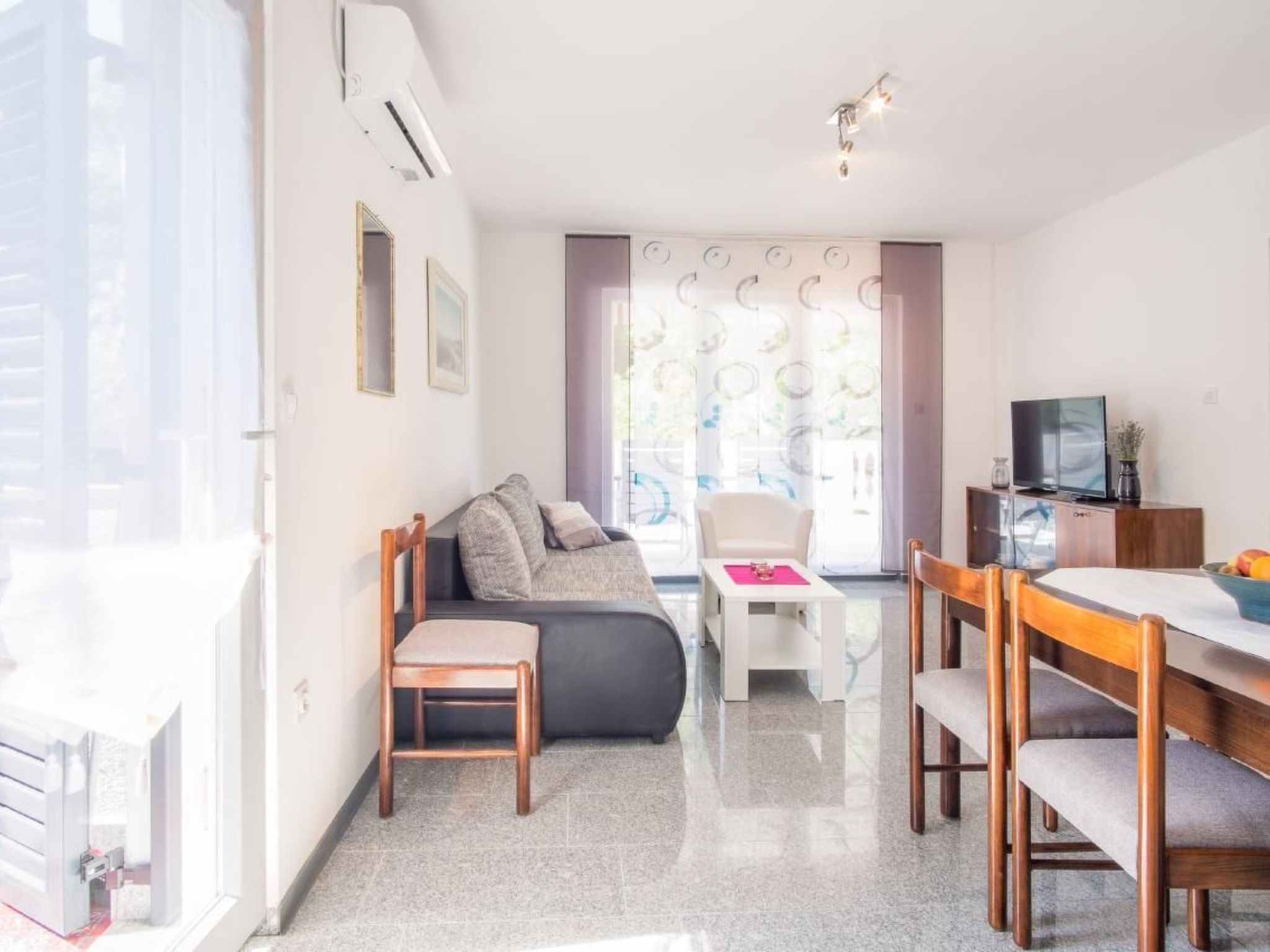 Apartment Nova Mira-Image-tags.info