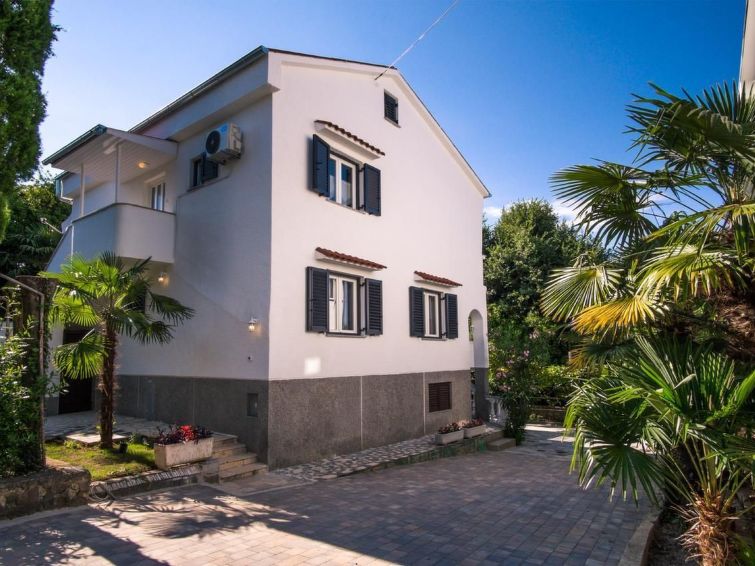 Apartment Nova Mira