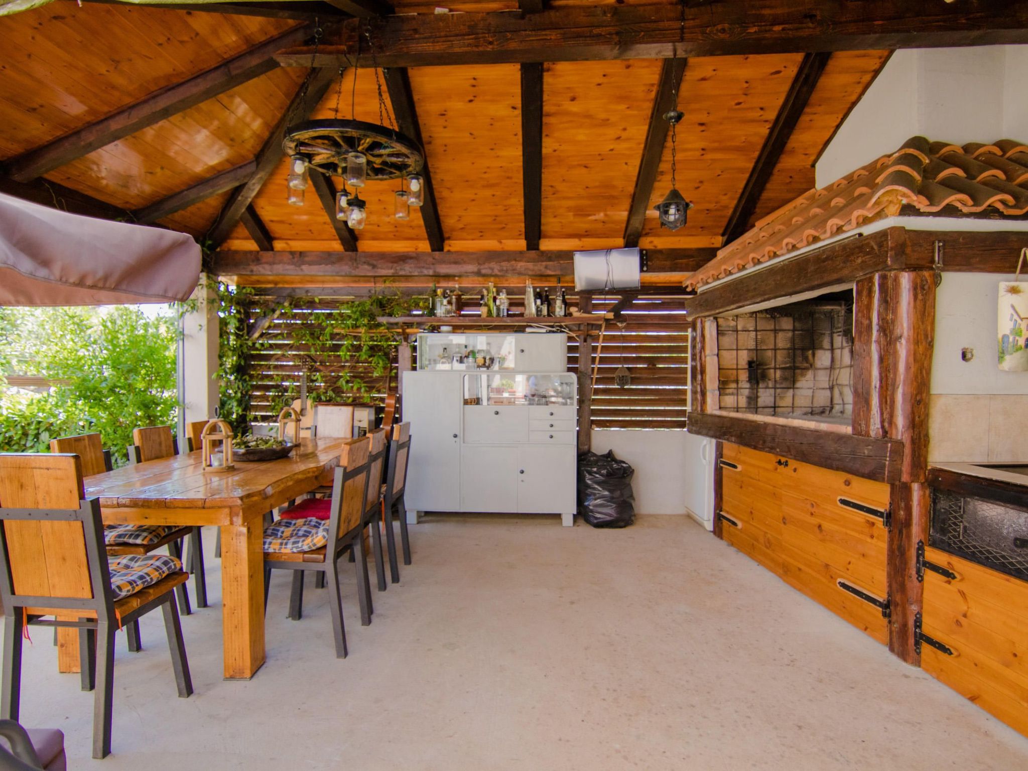 Aki Antonio-Image-tags.info