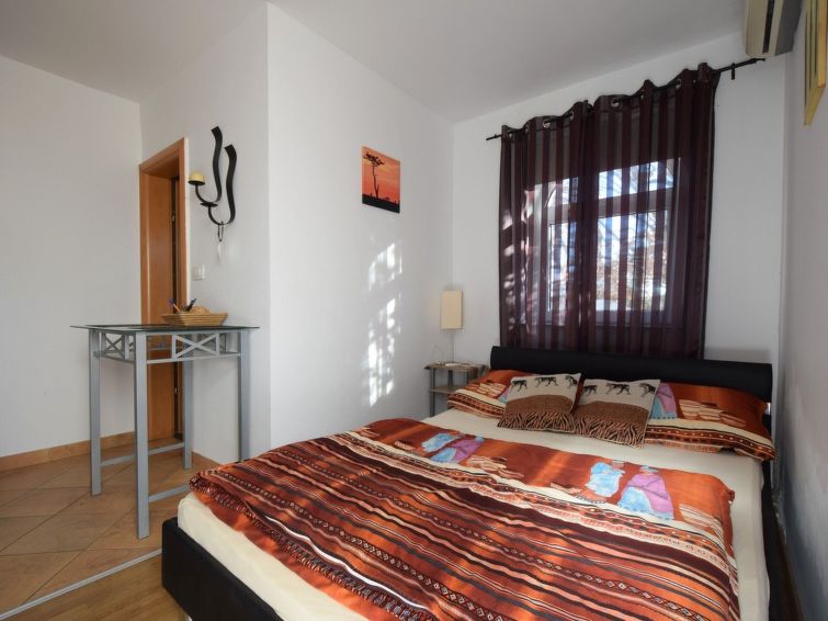Studio apartment Mikec 1