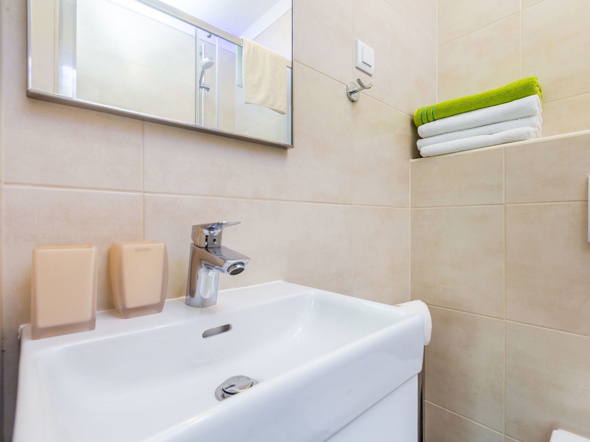 "Olive Nika" mit privatem Pool-Image-tags.info