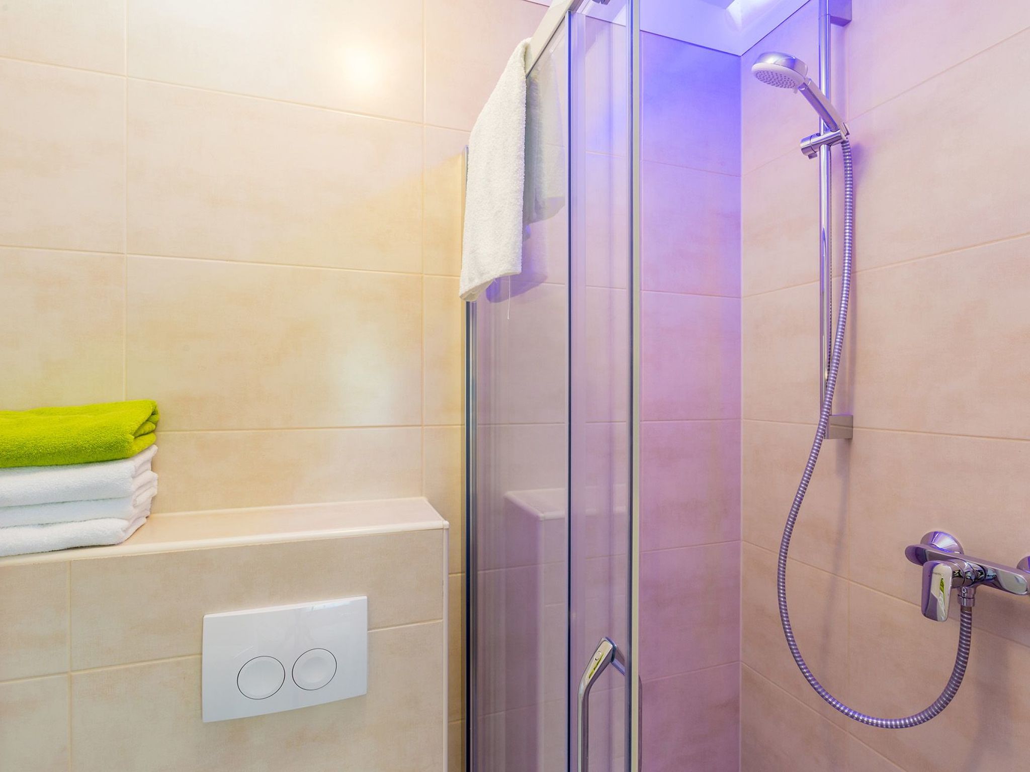 "Olive Nika" mit privatem Pool-Image-tags.info