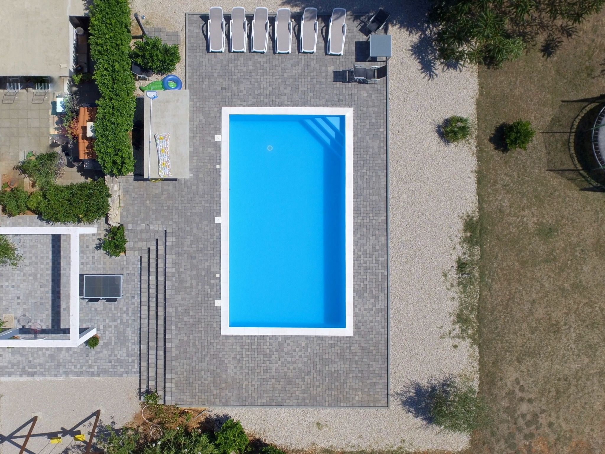 Apartment für vier Erwachsene und zwei Kinder mit Balkon - Binnen