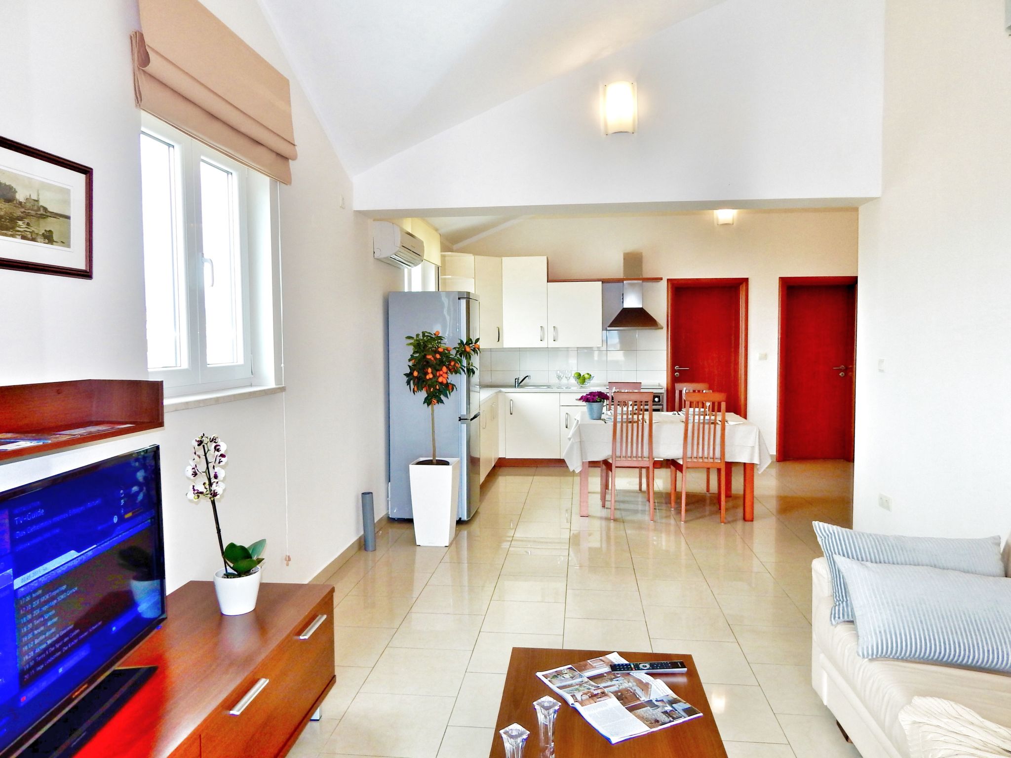 Apartment für vier Erwachsene und zwei Kinder mit Balkon - Binnen