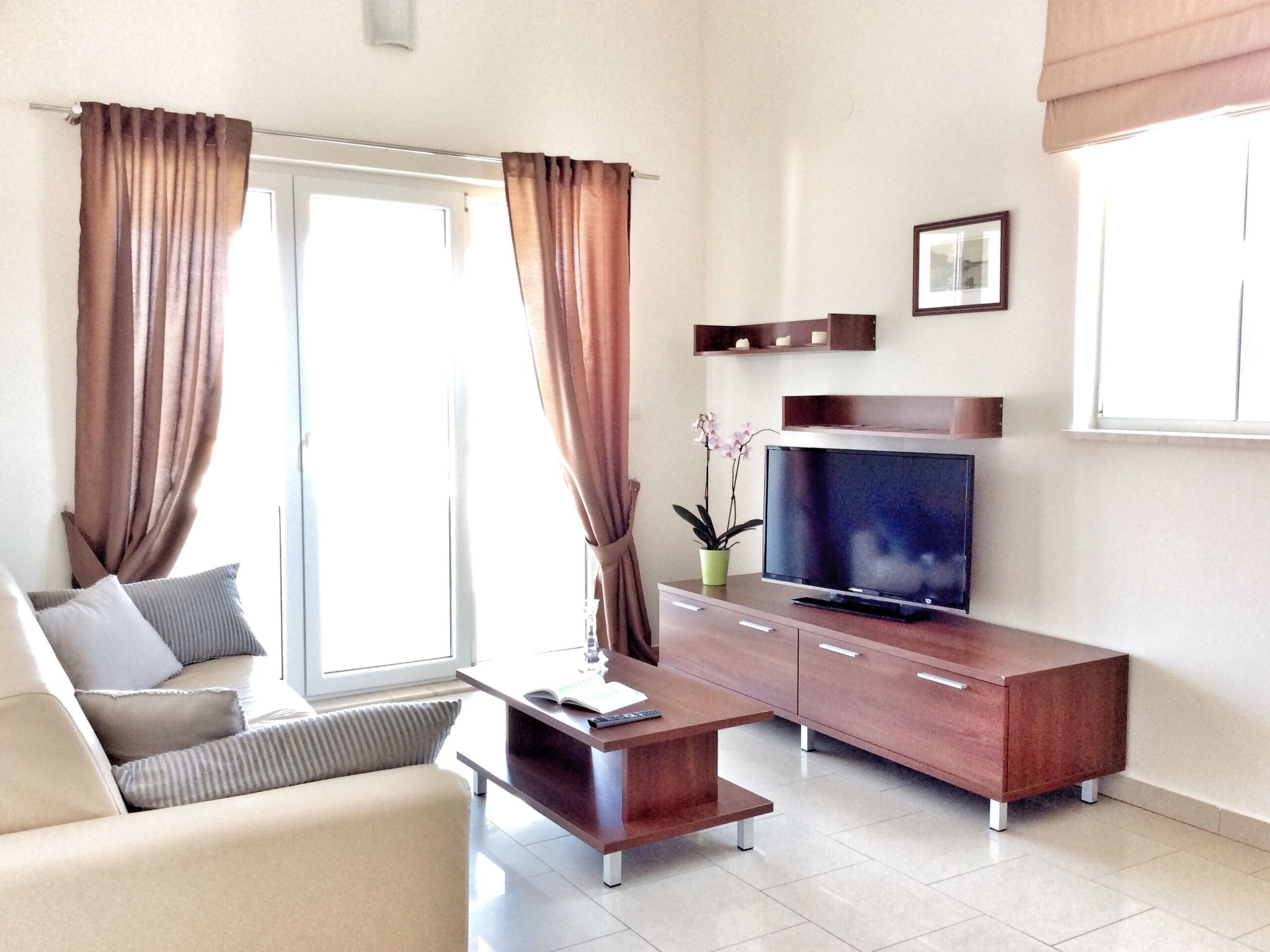 Apartment für vier Erwachsene und zwei Kinder mit Balkon - Binnen