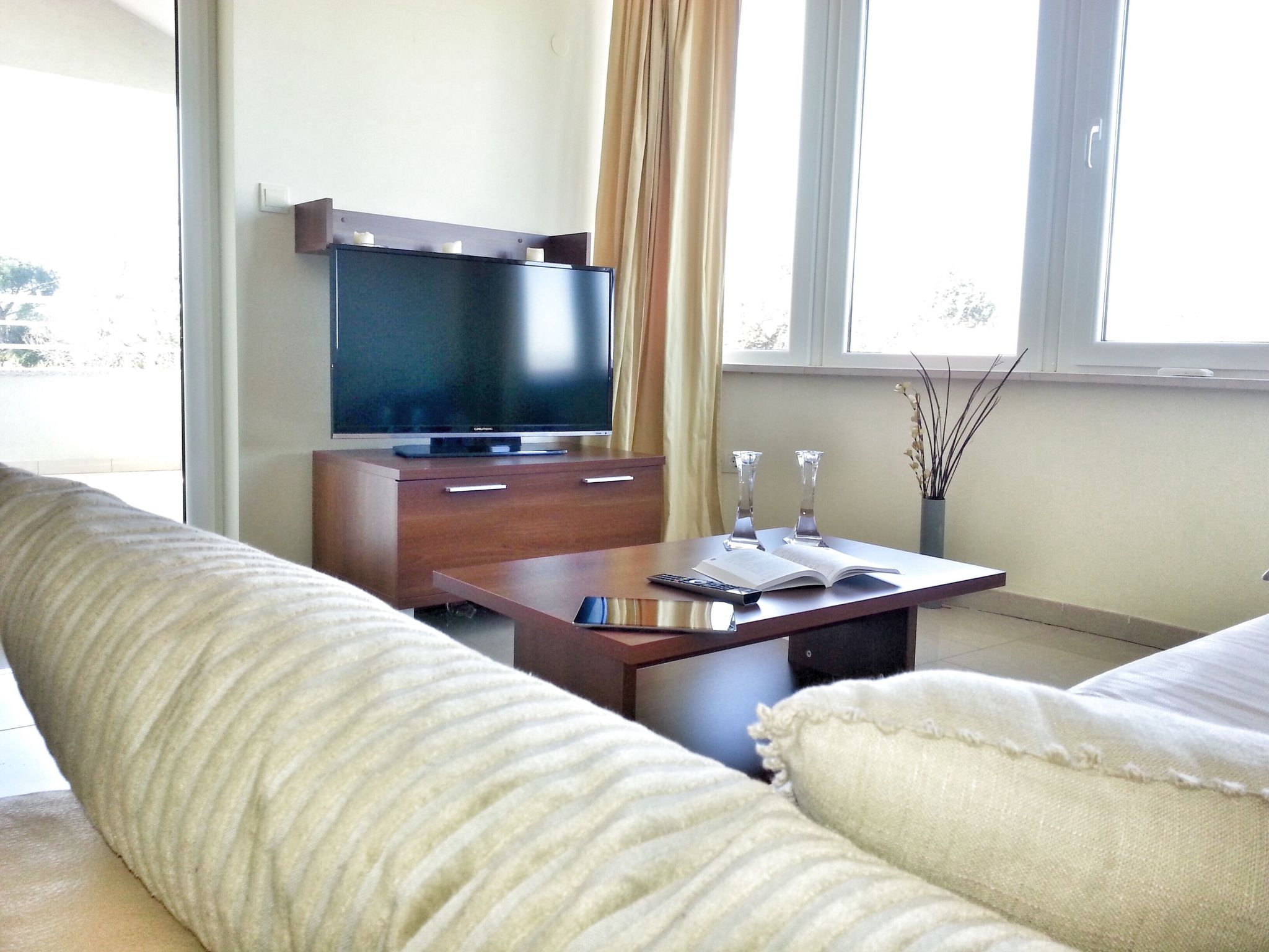 Apartment für vier Erwachsene und zwei Kinder mit Balkon - Binnen