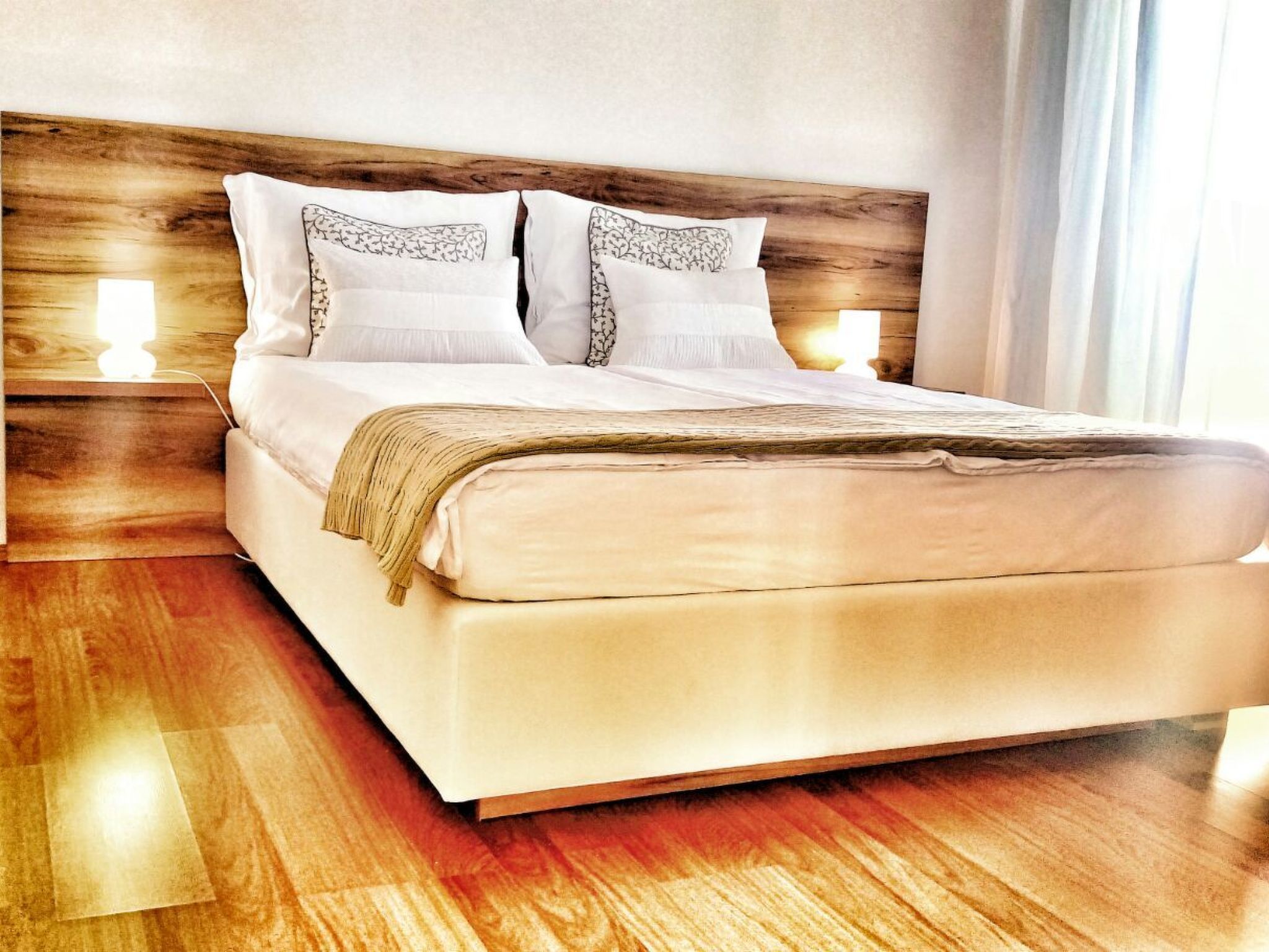 Apartment für vier Erwachsene und zwei Kinder mit Balkon - Binnen