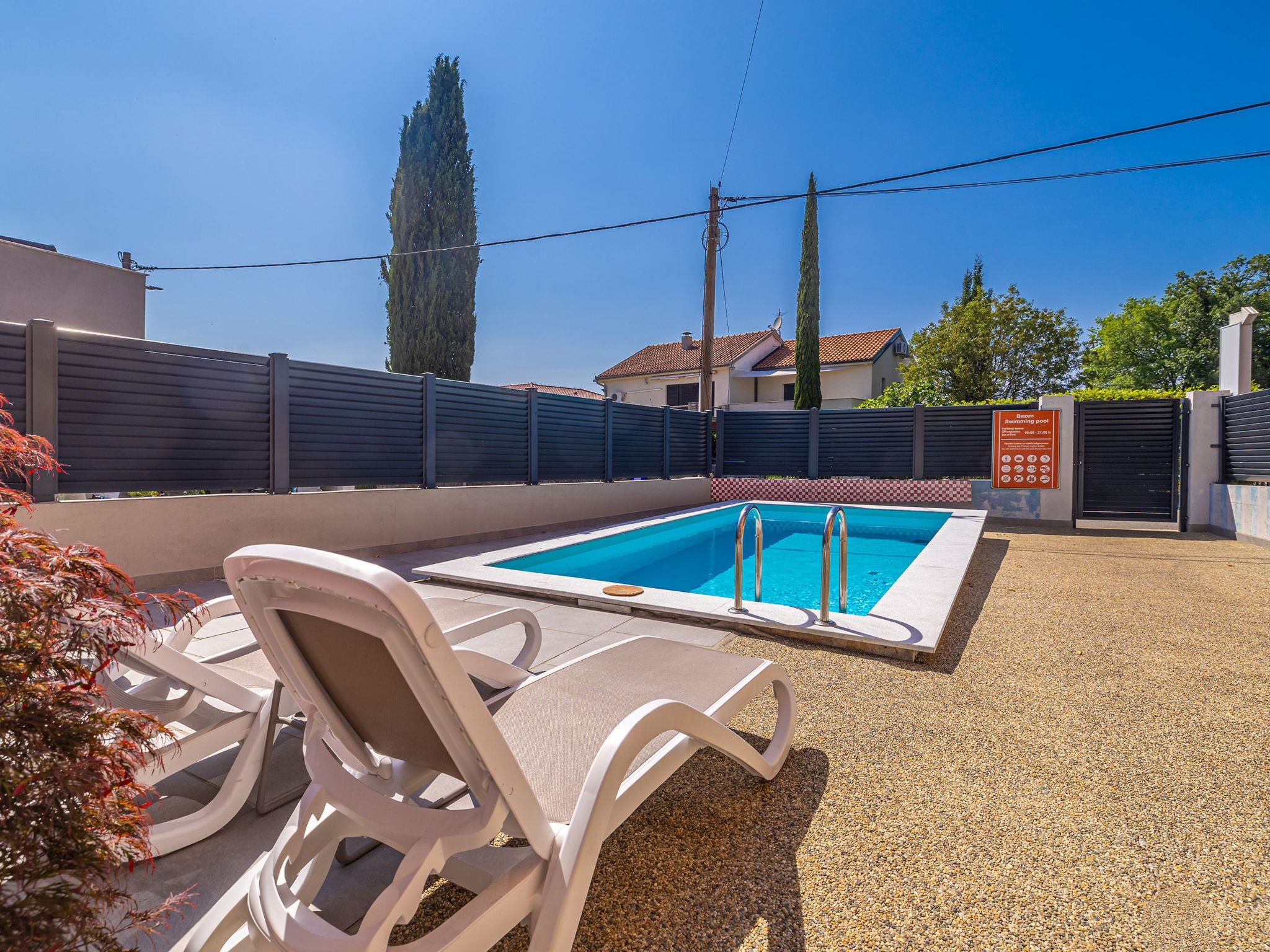 suite — Pool Outdoor (3 of 19)