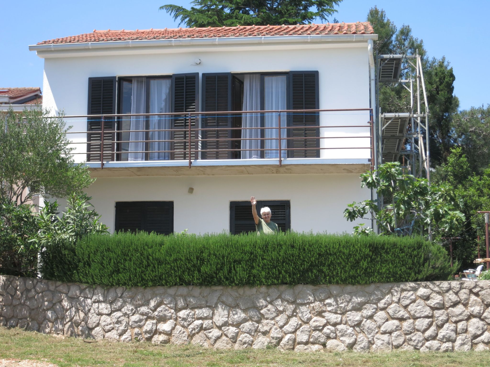 Auf der kroatischen Insel Malinska mit Blick aufs Meer - Image-tags.info