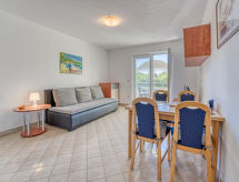 Appartement Balorda: Vredig kustverblijf op 400 meter van zee bij Pinezići, Krk - thumbnail 5