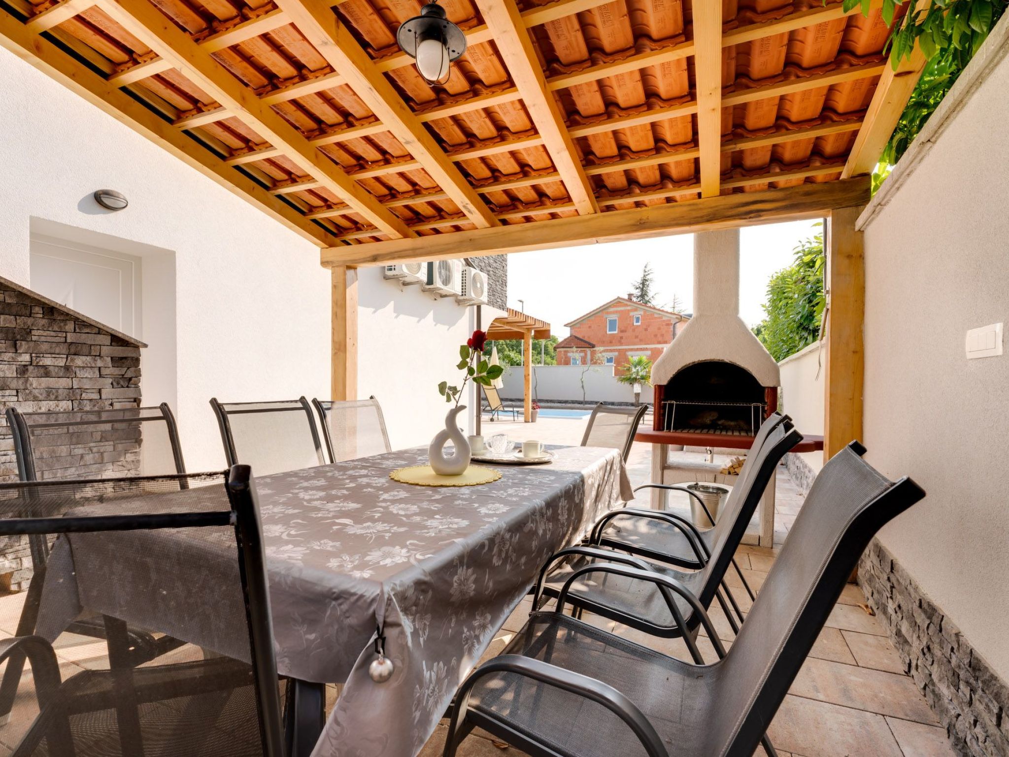 Schönes Haus in Pinezići mit privatem Parkplatz-Image-tags.info