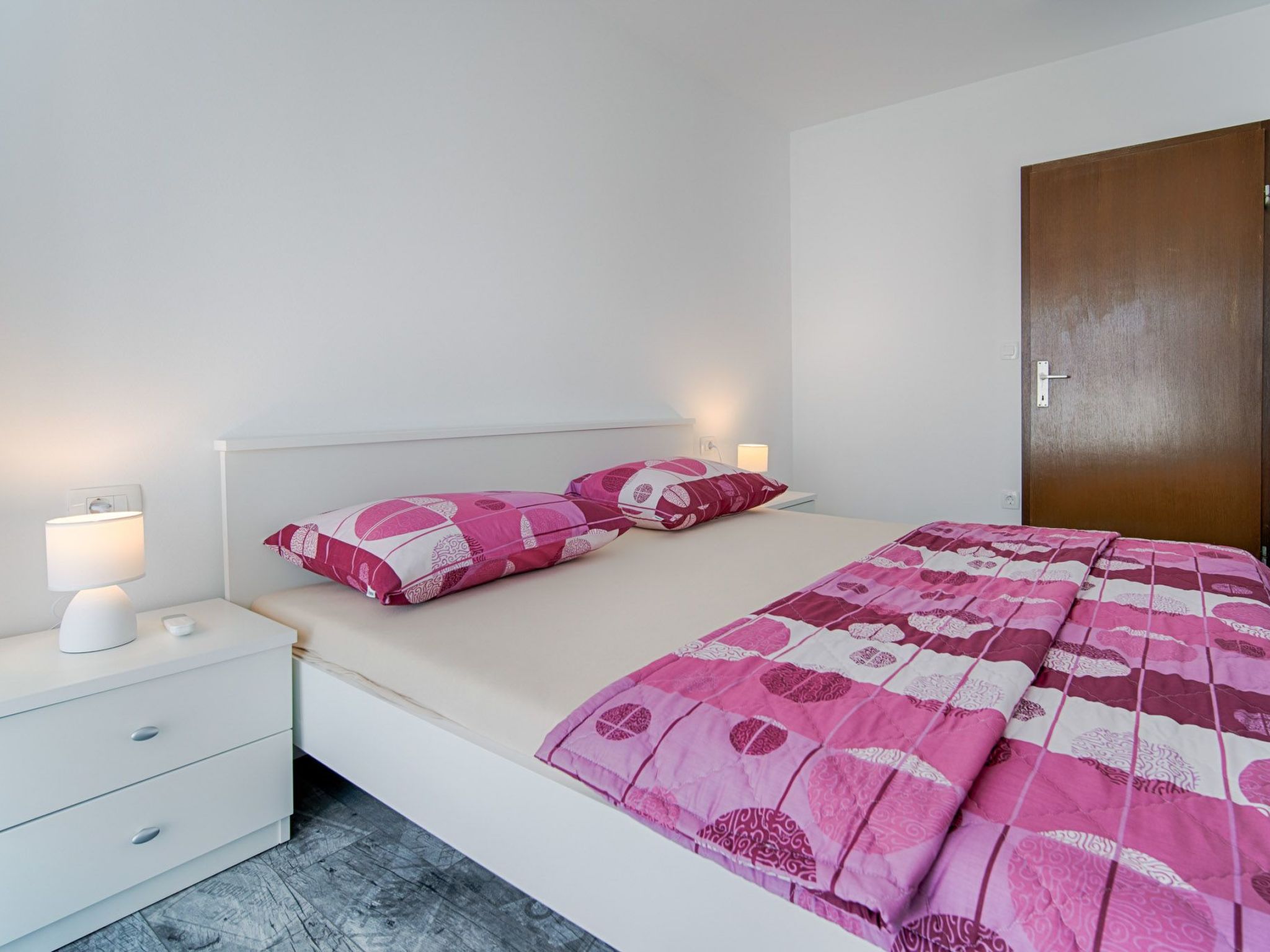 Schönes Haus in Pinezići mit privatem Parkplatz-Image-tags.info