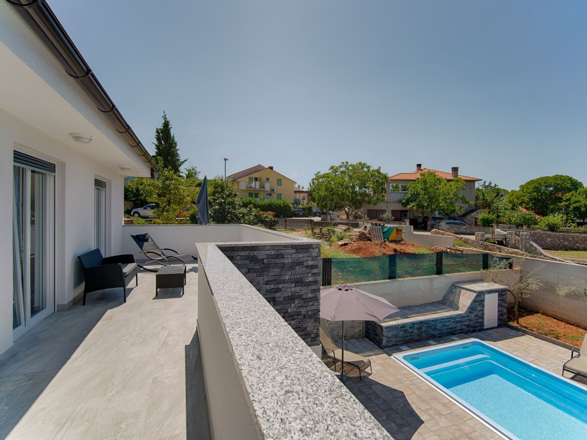 Schönes Haus in Pinezići mit privatem Parkplatz-Image-tags.info