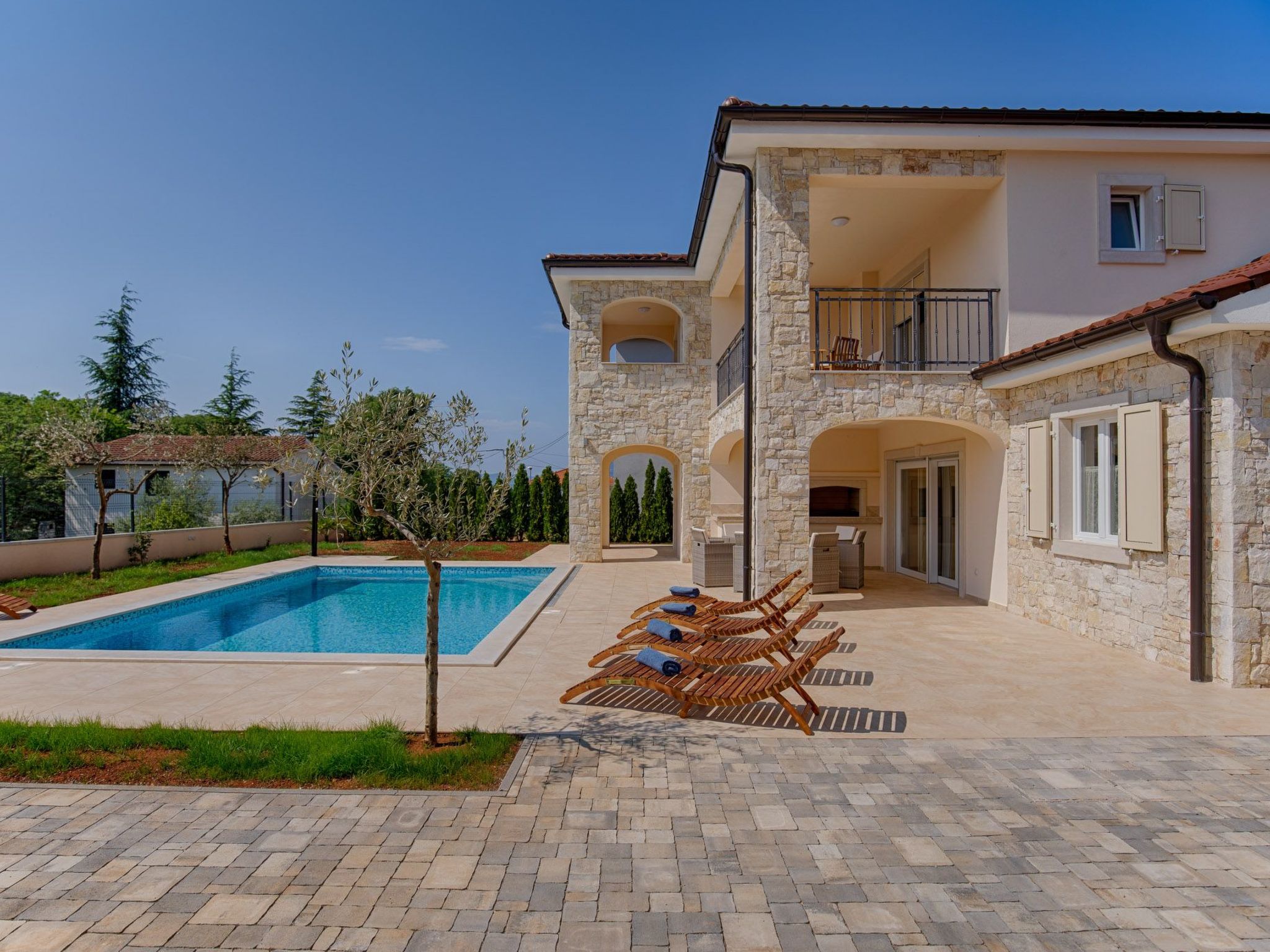 Haus in Pinezići mit privatem Pool-Image-tags.info