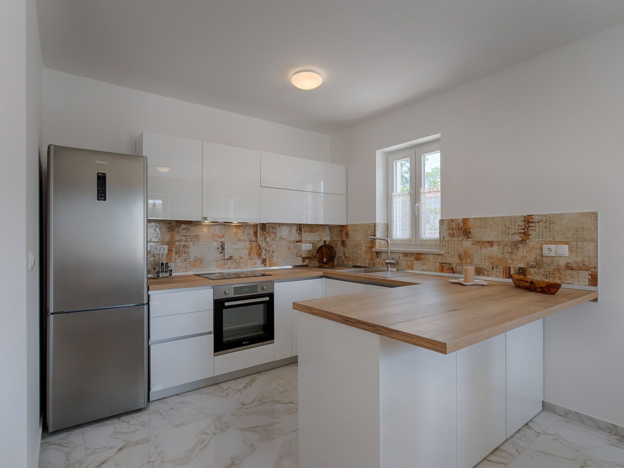 Haus in Pinezići mit privatem Pool-Image-tags.info