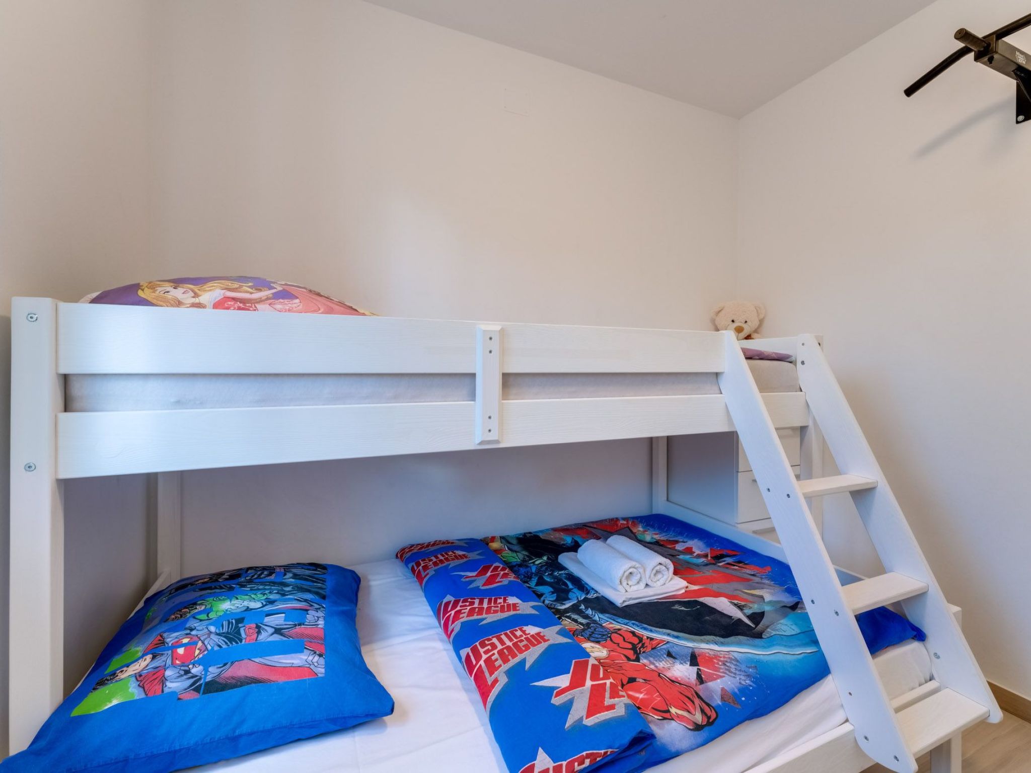 Haus in Pinezići mit privatem Pool-Image-tags.info