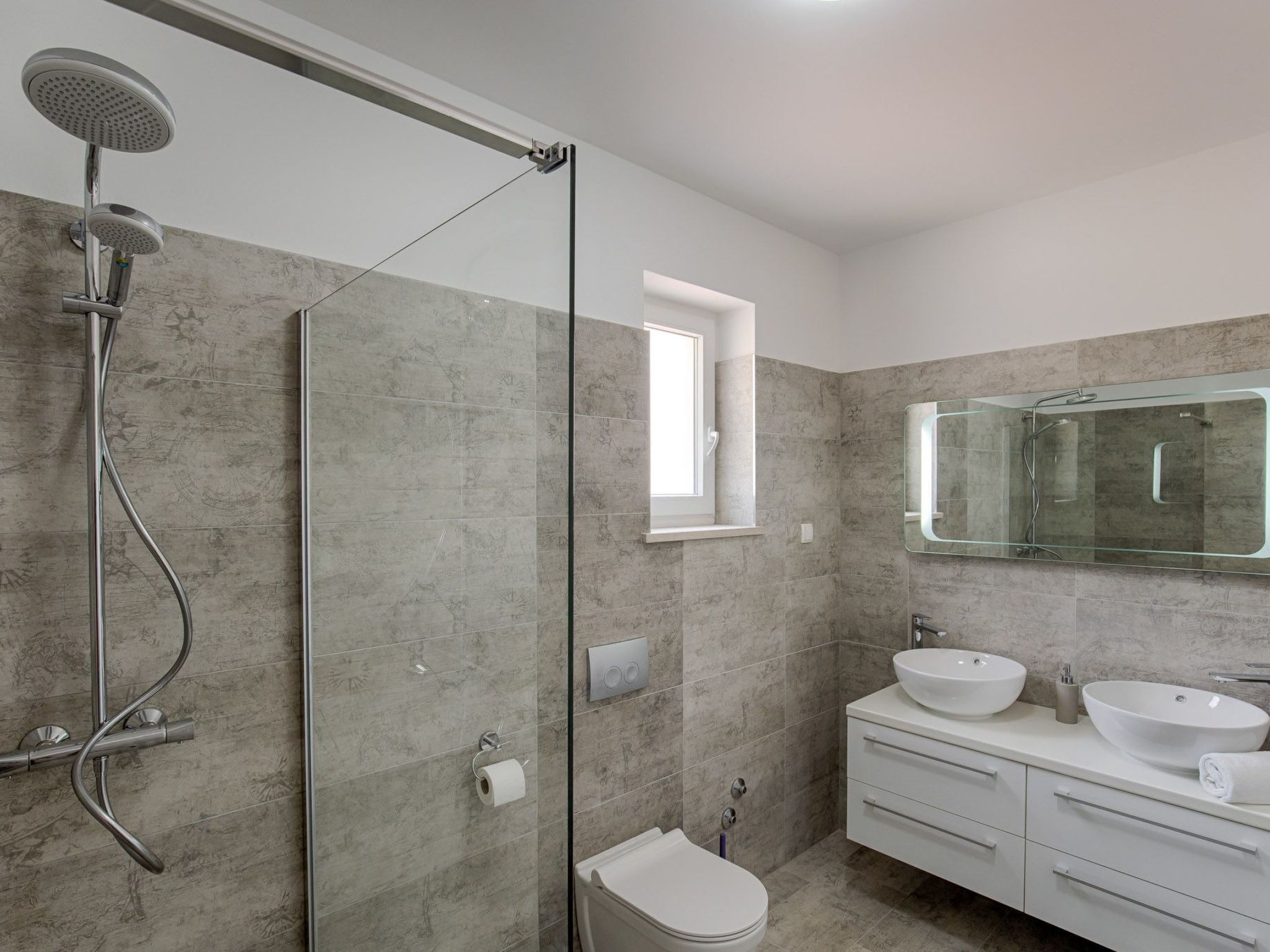 Haus in Pinezići mit privatem Pool-Image-tags.info