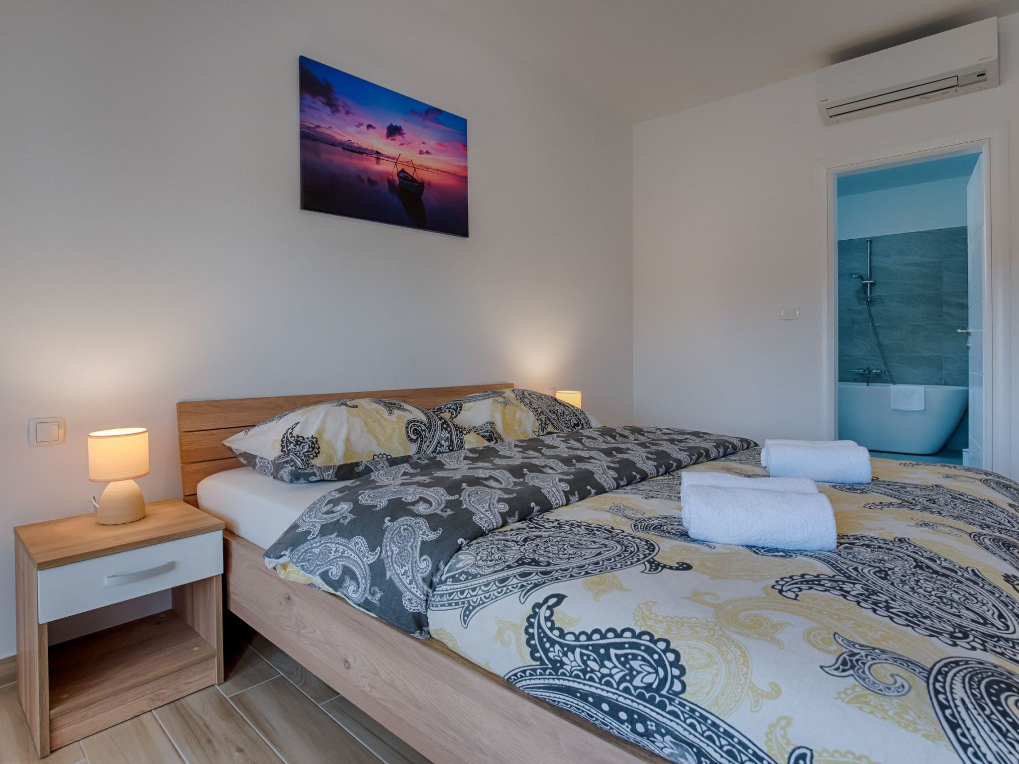 Haus in Pinezići mit privatem Pool-Image-tags.info