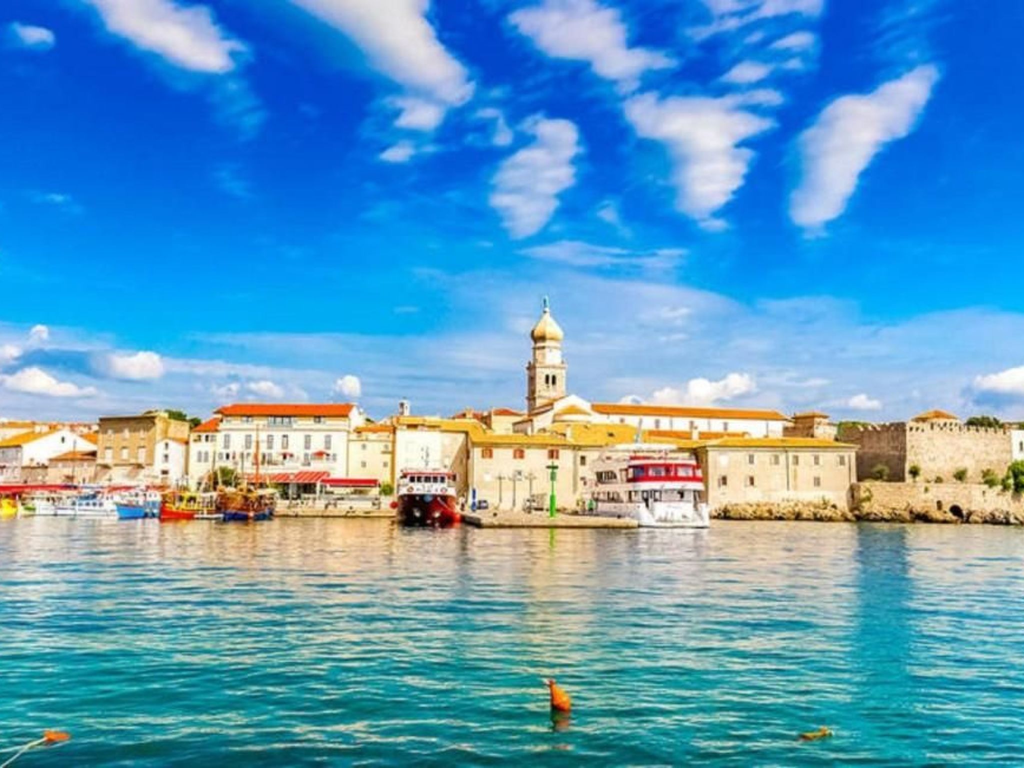 "Laura" mit Blick auf das Wasser-Image-tags.info