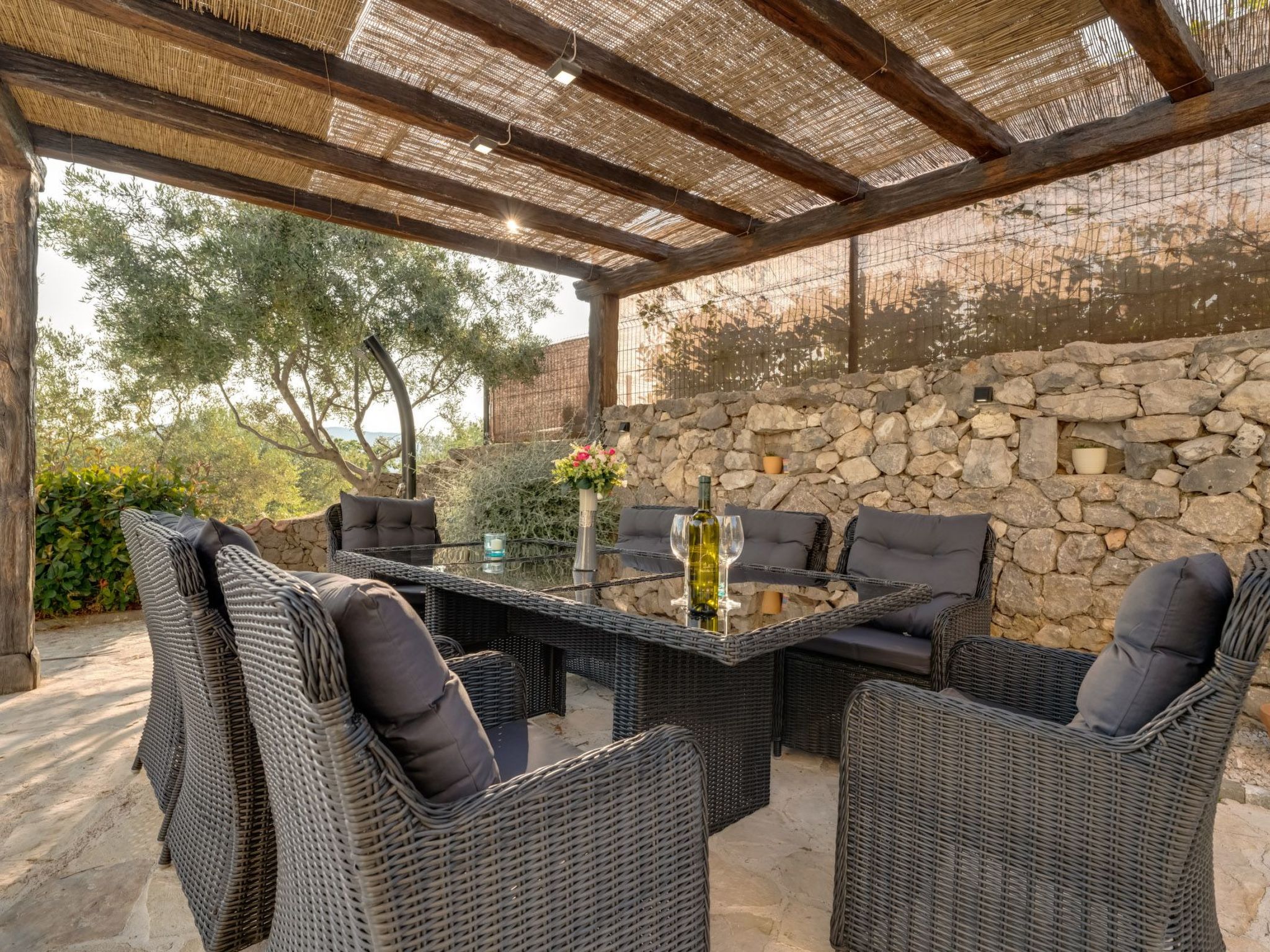 Villa "Oleandar" mit Schwimmbad und Meerblick-Image-tags.info