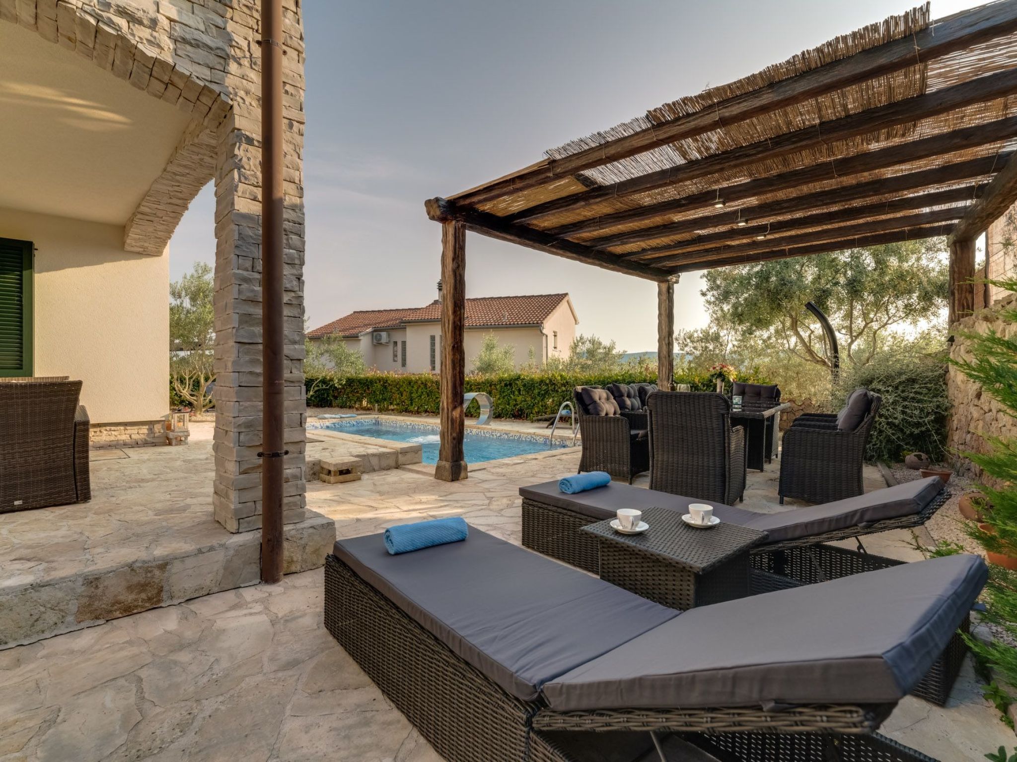 Villa "Oleandar" mit Schwimmbad und Meerblick-Image-tags.info