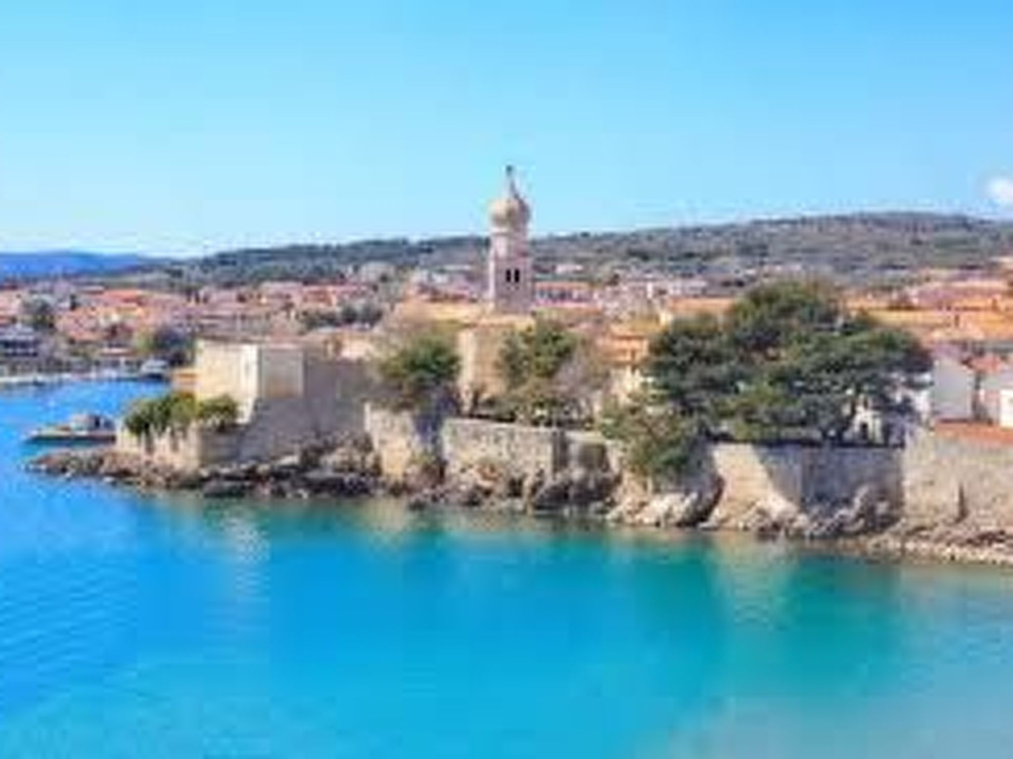 "Lana" mit Schwimmbad-Image-tags.info